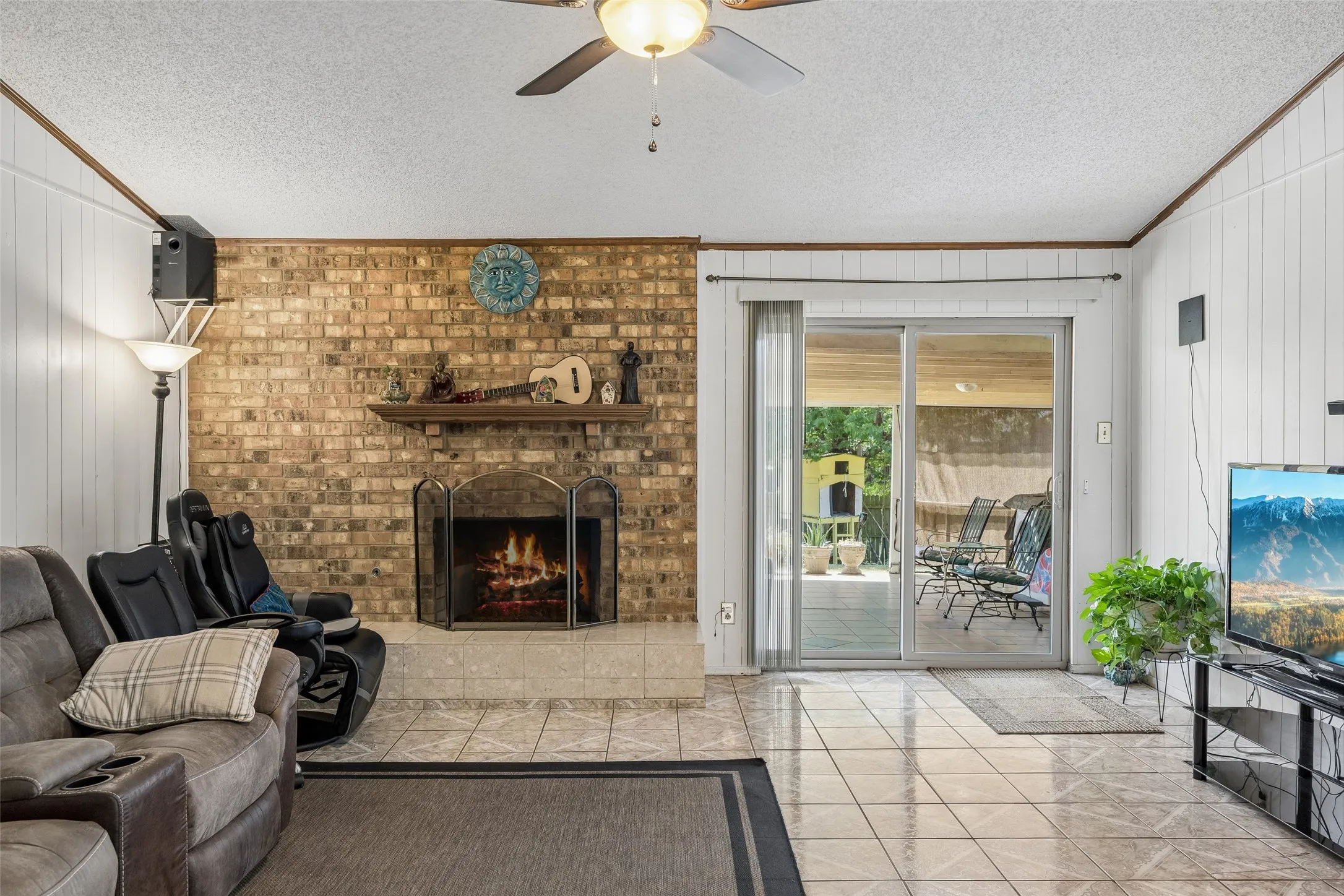Single Family Residence For Sale in Dallas County , 3246 Wichita Drive, Mesquite, Texas 75149, 4 Bedroom, 2 Bathroom, Garage spaces, 2,112 Sqft, built in 1981, mls#21358611, Real Estate Agent in Mesquite, Homes For Sale in Dallas county, Homes For Sale in Mesquite, Realtor in Mesquite Texas, Real Estate Brokerage Independent Realty Texas, Luminita Cordes Realtor