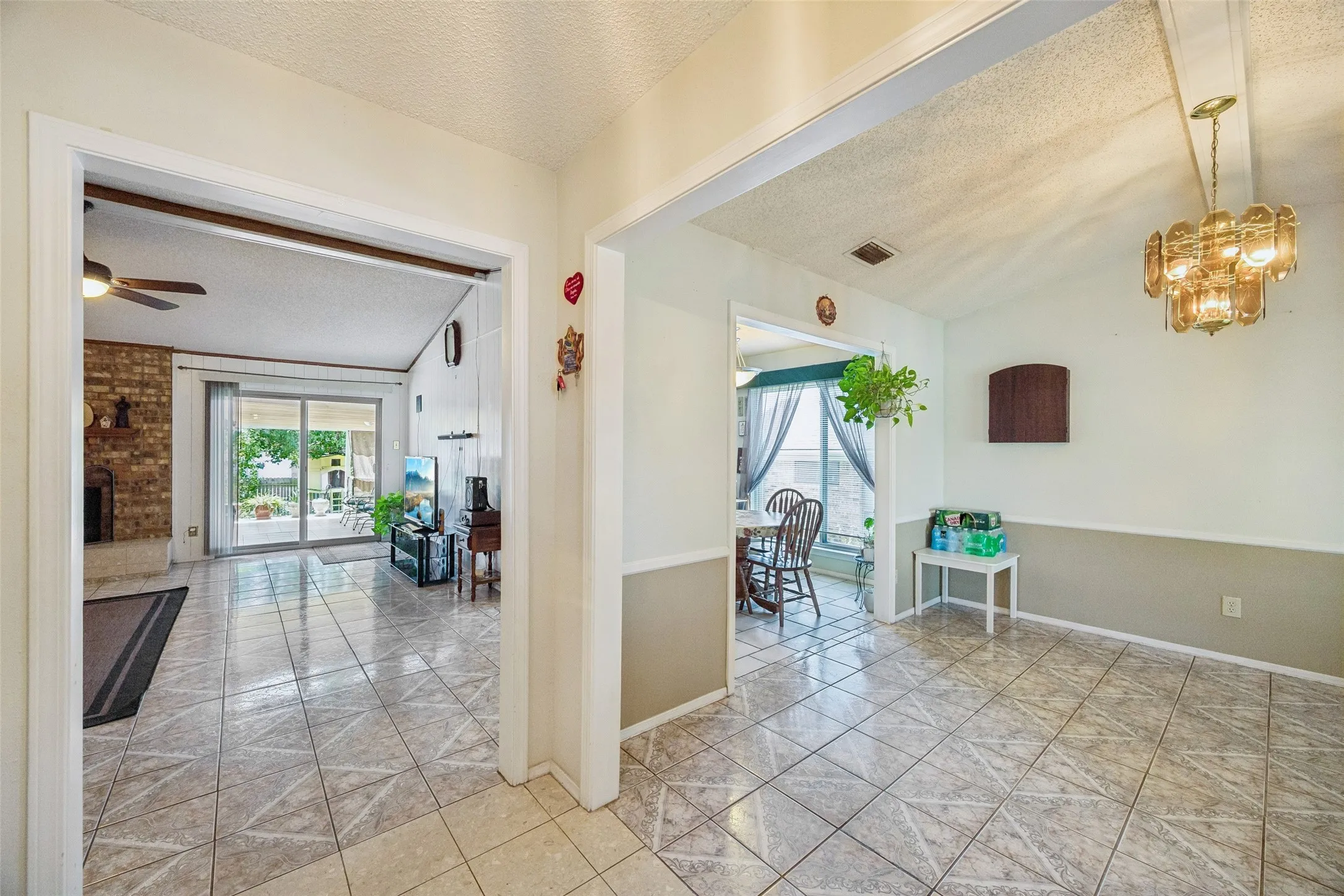 Single Family Residence For Sale in Dallas County , 3246 Wichita Drive, Mesquite, Texas 75149, 4 Bedroom, 2 Bathroom, Garage spaces, 2,112 Sqft, built in 1981, mls#21358611, Real Estate Agent in Mesquite, Homes For Sale in Dallas county, Homes For Sale in Mesquite, Realtor in Mesquite Texas, Real Estate Brokerage Independent Realty Texas, Luminita Cordes Realtor