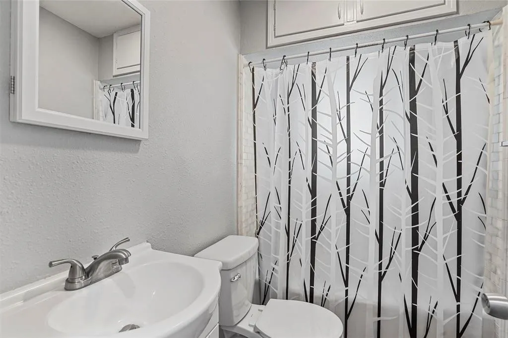 White framed wall​​‌​​​​‌​​‌‌​‌‌​​​‌‌​‌​‌​‌​​​‌​​ mirror