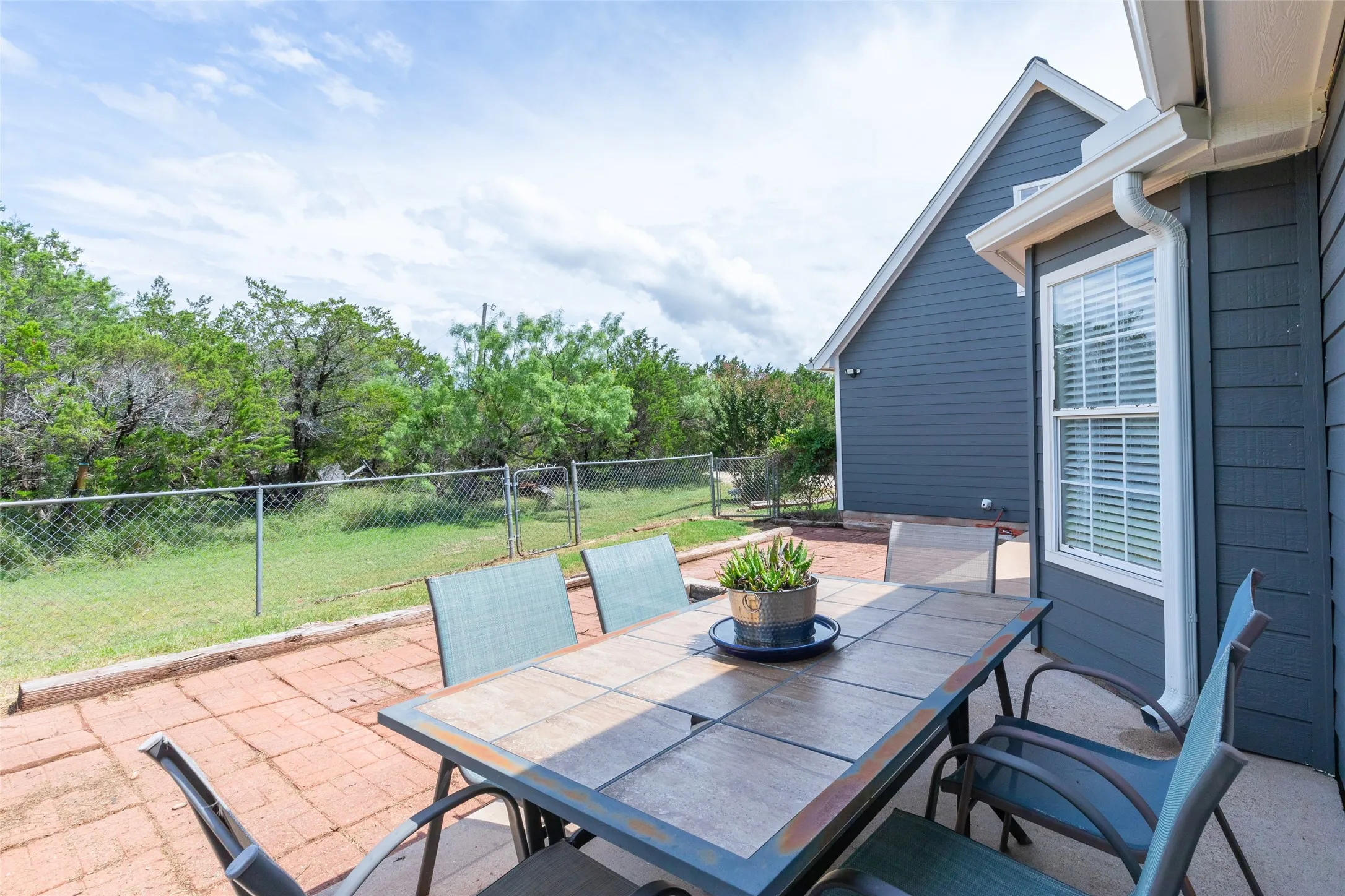 Single Family Residence For Sale in Taylor County , 125 County Road 694, Buffalo Gap, Texas 79508, 3 Bedroom, 3 Bathroom, 2 Garage spaces, 2,170 Sqft, built in 1998, mls#21357324, Real Estate Agent in Buffalo Gap, Homes For Sale in Taylor county, Homes For Sale in Buffalo Gap, Realtor in Buffalo Gap Texas, Real Estate Brokerage Independent Realty Texas, Luminita Cordes Realtor