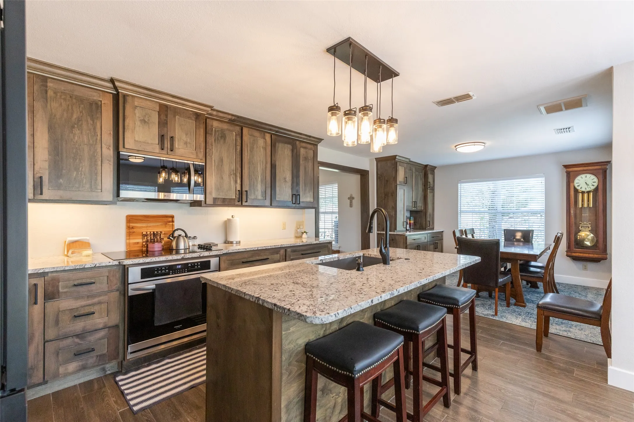 Single Family Residence For Sale in Taylor County , 125 County Road 694, Buffalo Gap, Texas 79508, 3 Bedroom, 3 Bathroom, 2 Garage spaces, 2,170 Sqft, built in 1998, mls#21357324, Real Estate Agent in Buffalo Gap, Homes For Sale in Taylor county, Homes For Sale in Buffalo Gap, Realtor in Buffalo Gap Texas, Real Estate Brokerage Independent Realty Texas, Luminita Cordes Realtor