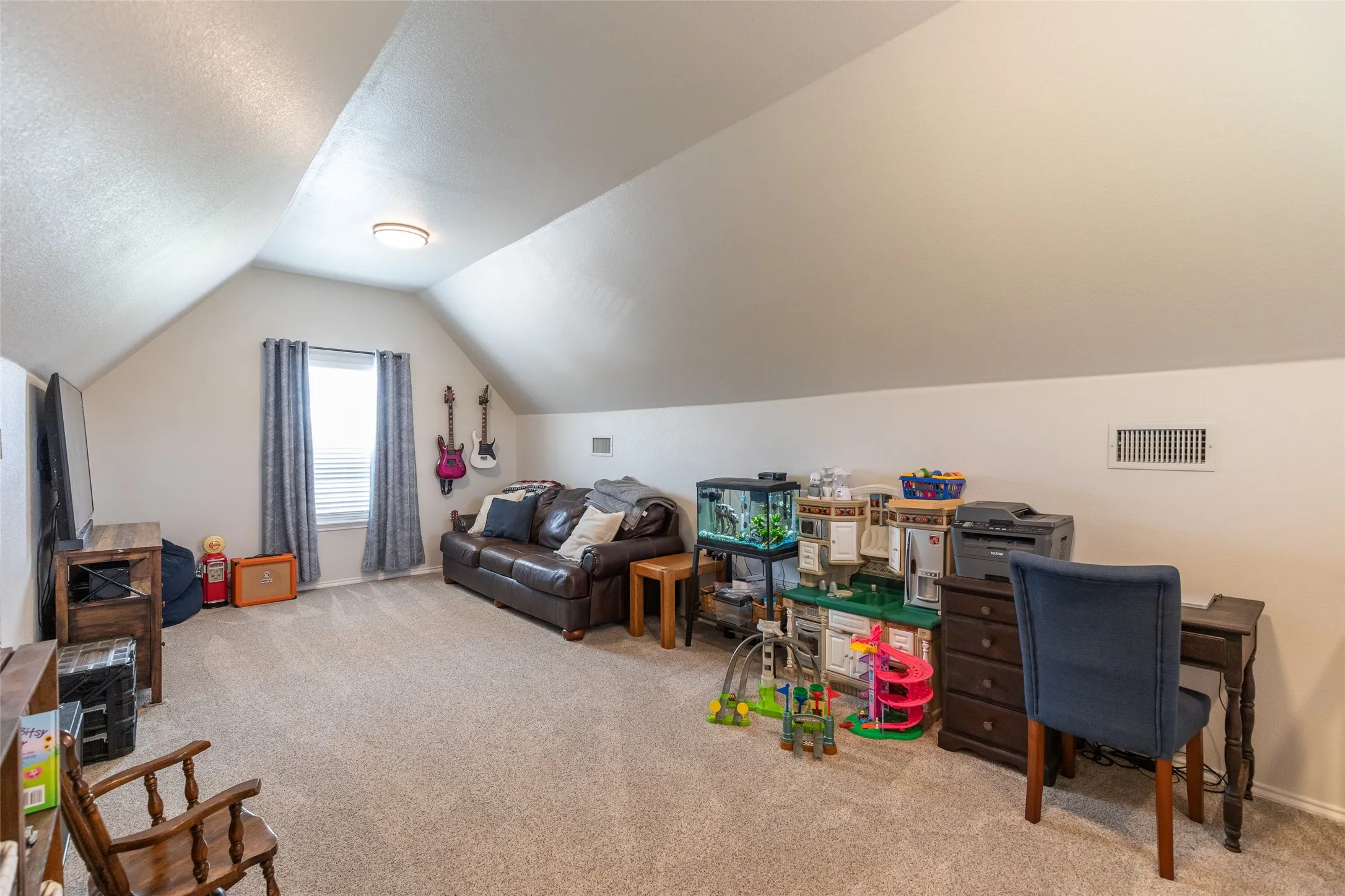 Single Family Residence For Sale in Taylor County , 125 County Road 694, Buffalo Gap, Texas 79508, 3 Bedroom, 3 Bathroom, 2 Garage spaces, 2,170 Sqft, built in 1998, mls#21357324, Real Estate Agent in Buffalo Gap, Homes For Sale in Taylor county, Homes For Sale in Buffalo Gap, Realtor in Buffalo Gap Texas, Real Estate Brokerage Independent Realty Texas, Luminita Cordes Realtor