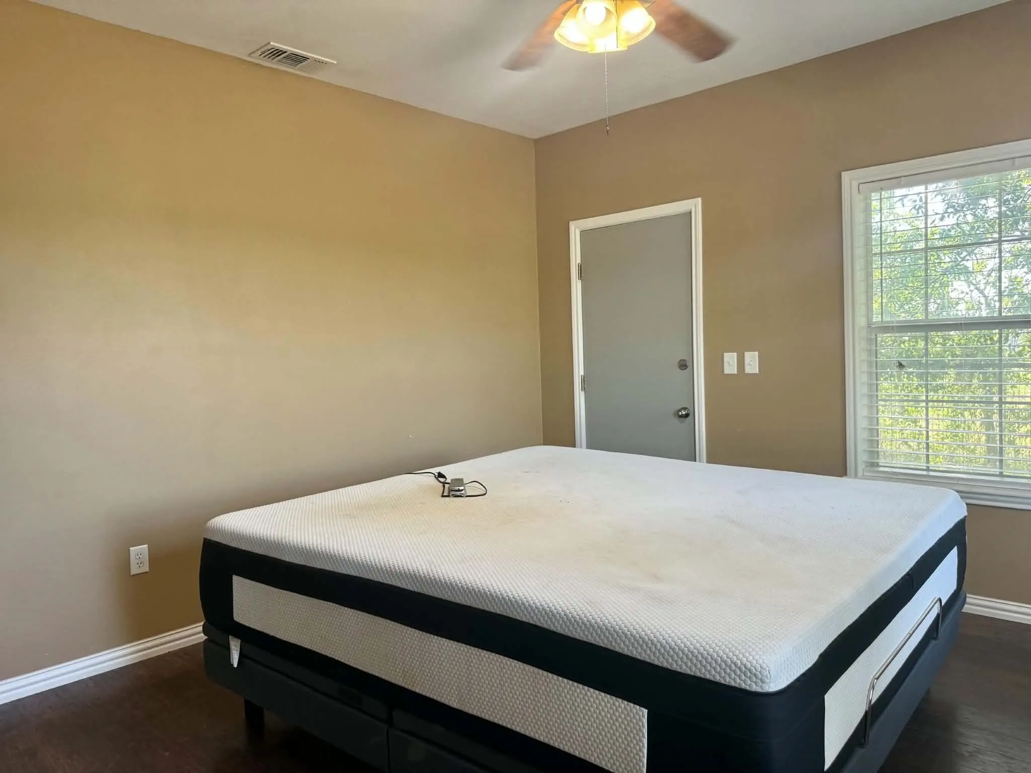 Single Family Residence For Sale in Comanche County , 203 Avenue C, Gustine, Texas 76455, 2 Bedroom, 1 Bathroom, Garage spaces, 1,106 Sqft, built in 1945, mls#21360494, Real Estate Agent in Gustine, Homes For Sale in Comanche county, Homes For Sale in Gustine, Realtor in Gustine Texas, Real Estate Brokerage Independent Realty Texas, Luminita Cordes Realtor