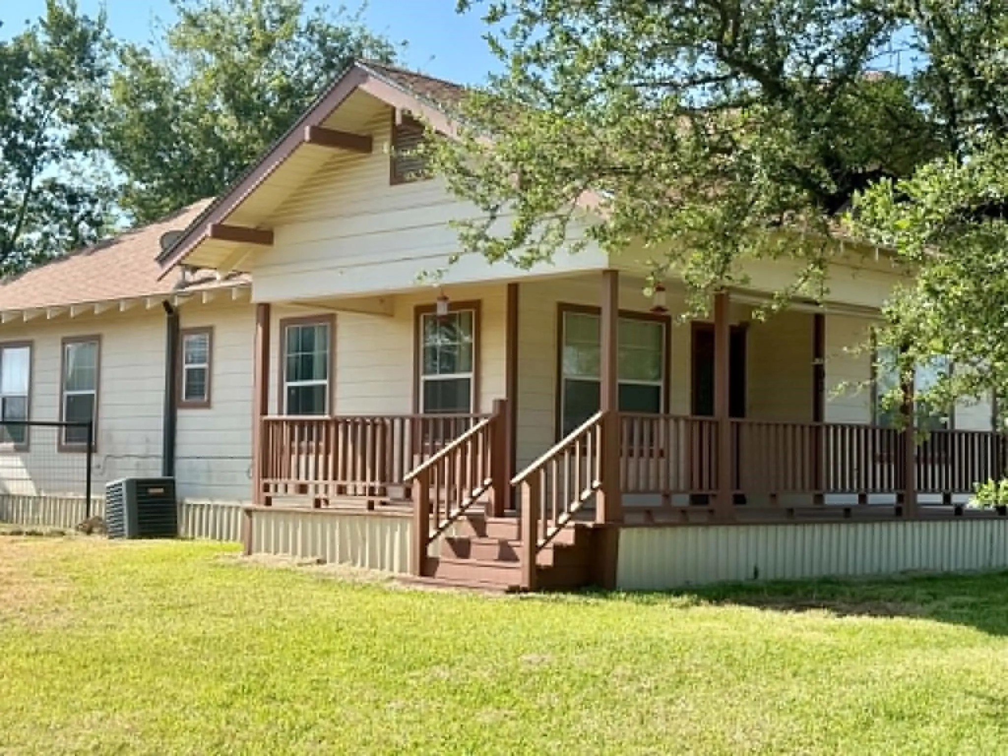 Single Family Residence For Sale in Comanche County , 203 Avenue C, Gustine, Texas 76455, 2 Bedroom, 1 Bathroom, Garage spaces, 1,106 Sqft, built in 1945, mls#21360494, Real Estate Agent in Gustine, Homes For Sale in Comanche county, Homes For Sale in Gustine, Realtor in Gustine Texas, Real Estate Brokerage Independent Realty Texas, Luminita Cordes Realtor