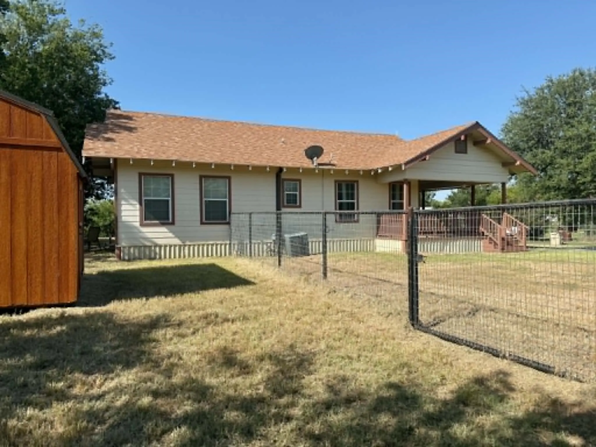Single Family Residence For Sale in Comanche County , 203 Avenue C, Gustine, Texas 76455, 2 Bedroom, 1 Bathroom, Garage spaces, 1,106 Sqft, built in 1945, mls#21360494, Real Estate Agent in Gustine, Homes For Sale in Comanche county, Homes For Sale in Gustine, Realtor in Gustine Texas, Real Estate Brokerage Independent Realty Texas, Luminita Cordes Realtor