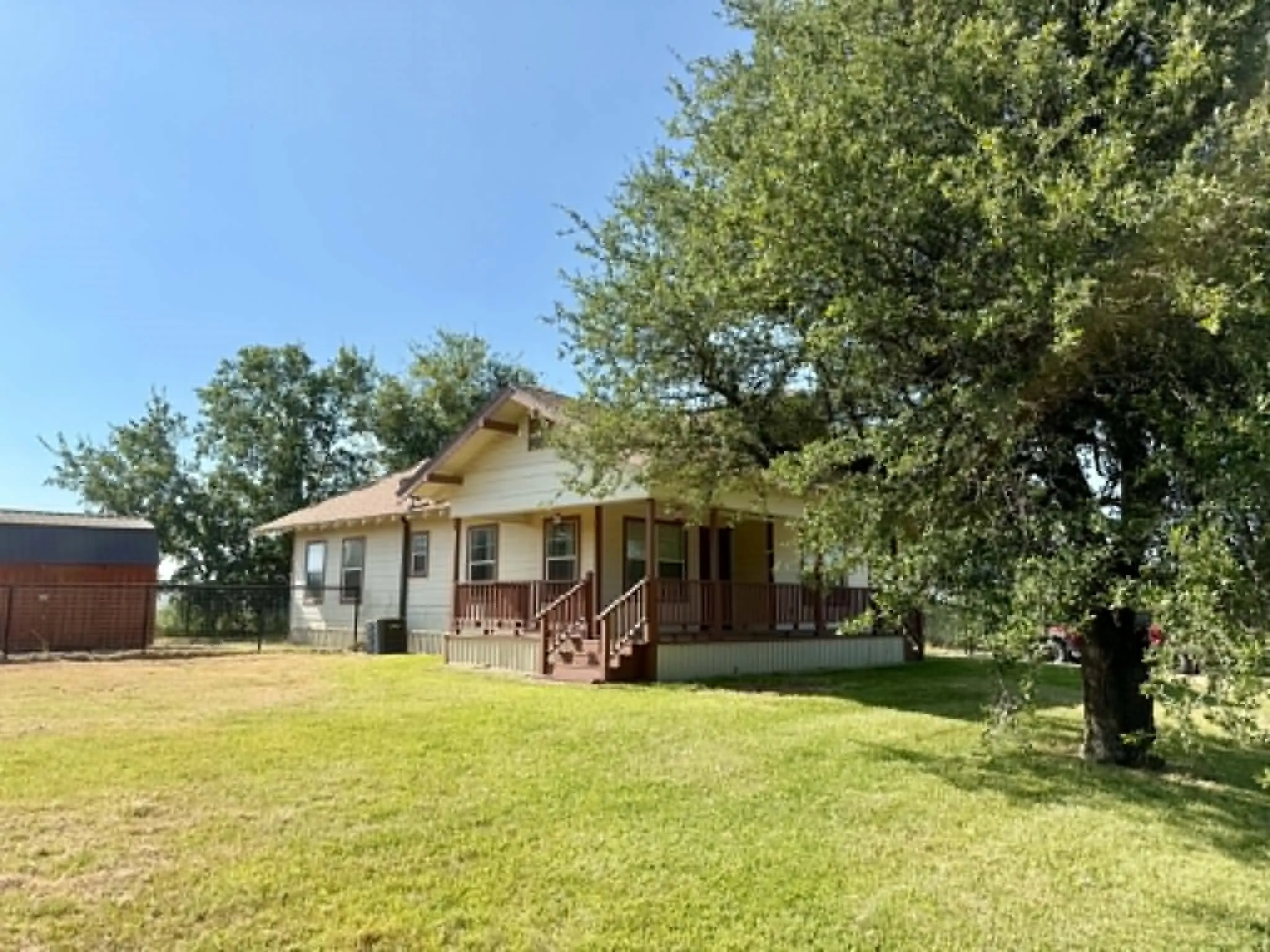 Single Family Residence For Sale in Comanche County , 203 Avenue C, Gustine, Texas 76455, 2 Bedroom, 1 Bathroom, Garage spaces, 1,106 Sqft, built in 1945, mls#21360494, Real Estate Agent in Gustine, Homes For Sale in Comanche county, Homes For Sale in Gustine, Realtor in Gustine Texas, Real Estate Brokerage Independent Realty Texas, Luminita Cordes Realtor