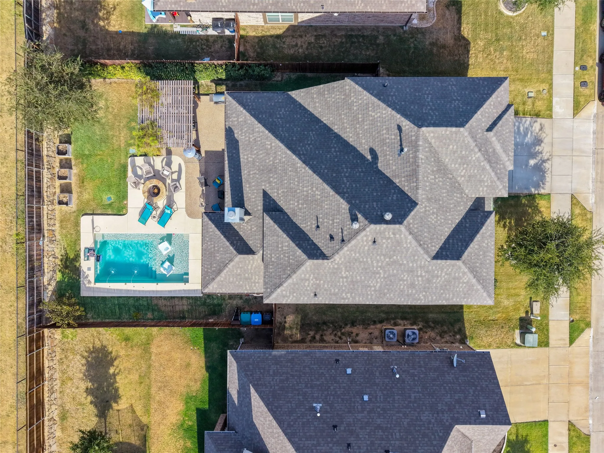 Single Family Residence For Sale in Tarrant County , 6016 Dunnlevy Drive, Fort Worth, Texas 76179, 3 Bedroom, 3 Bathroom, 2 Garage spaces, 2,611 Sqft, built in 2018, mls#21360457, Real Estate Agent in Fort Worth, Homes For Sale in Tarrant county, Homes For Sale in Fort Worth, Realtor in Fort Worth Texas, Real Estate Brokerage Independent Realty Texas, Luminita Cordes Realtor