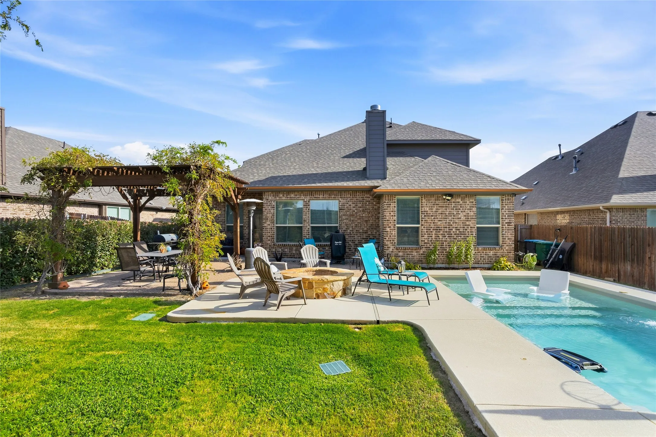 Single Family Residence For Sale in Tarrant County , 6016 Dunnlevy Drive, Fort Worth, Texas 76179, 3 Bedroom, 3 Bathroom, 2 Garage spaces, 2,611 Sqft, built in 2018, mls#21360457, Real Estate Agent in Fort Worth, Homes For Sale in Tarrant county, Homes For Sale in Fort Worth, Realtor in Fort Worth Texas, Real Estate Brokerage Independent Realty Texas, Luminita Cordes Realtor