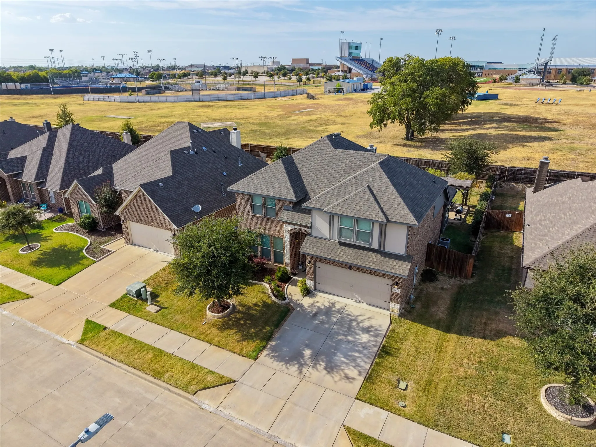 Single Family Residence For Sale in Tarrant County , 6016 Dunnlevy Drive, Fort Worth, Texas 76179, 3 Bedroom, 3 Bathroom, 2 Garage spaces, 2,611 Sqft, built in 2018, mls#21360457, Real Estate Agent in Fort Worth, Homes For Sale in Tarrant county, Homes For Sale in Fort Worth, Realtor in Fort Worth Texas, Real Estate Brokerage Independent Realty Texas, Luminita Cordes Realtor