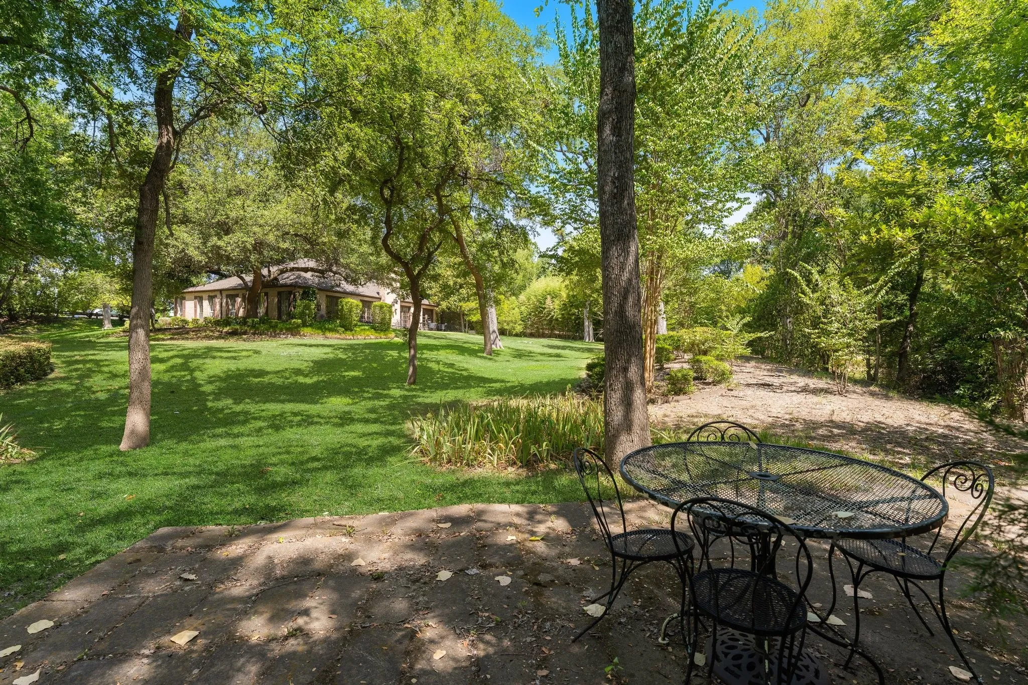 Single Family Residence For Sale in Dallas County , 13828 Hillcrest Road, Dallas, Texas 75240, 4 Bedroom, 3 Bathroom, 2 Garage spaces, 2,571 Sqft, built in 1961, mls#21359346, Real Estate Agent in Dallas, Homes For Sale in Dallas county, Homes For Sale in Dallas, Realtor in Dallas Texas, Real Estate Brokerage Independent Realty Texas, Luminita Cordes Realtor