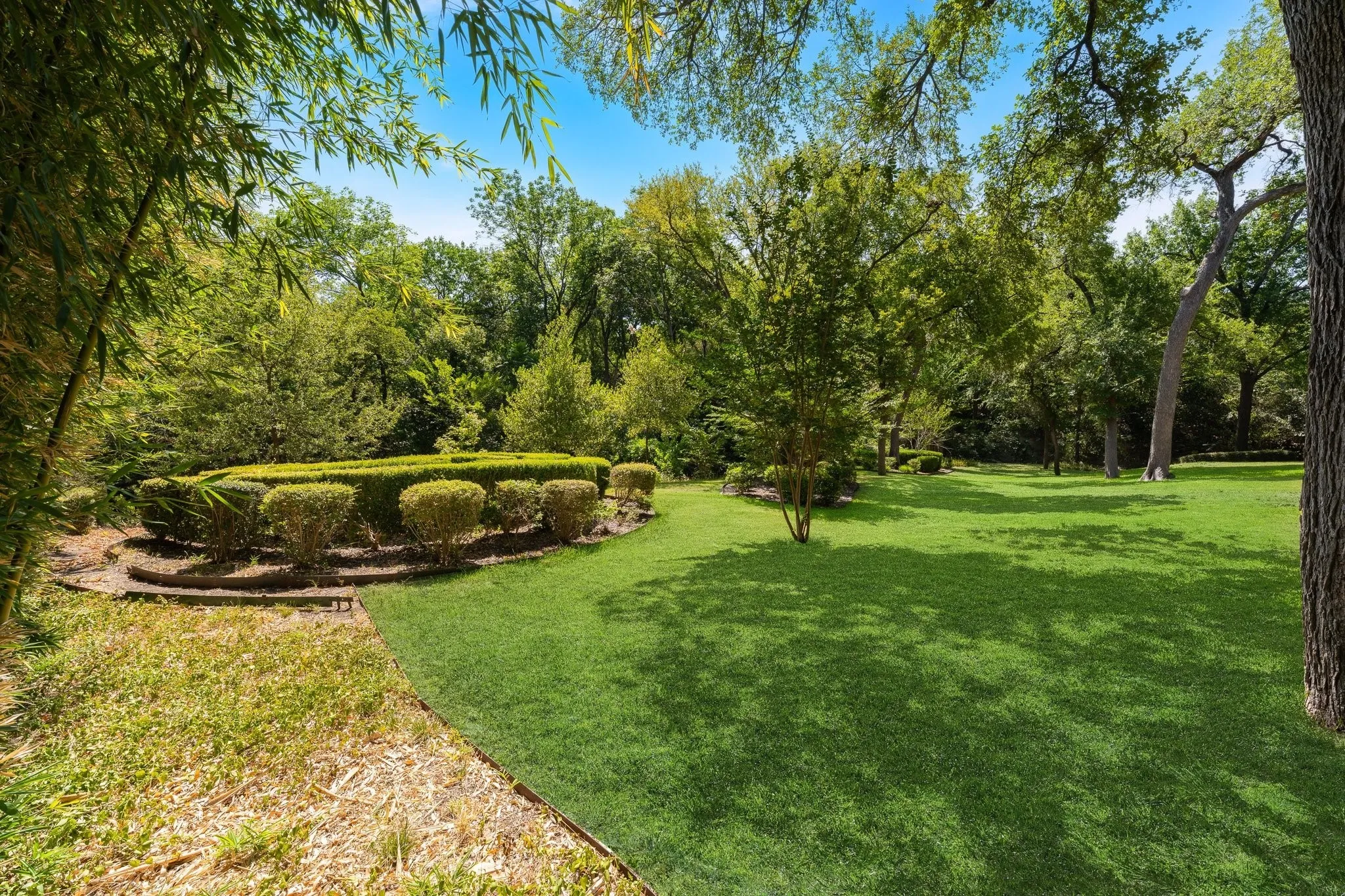 Single Family Residence For Sale in Dallas County , 13828 Hillcrest Road, Dallas, Texas 75240, 4 Bedroom, 3 Bathroom, 2 Garage spaces, 2,571 Sqft, built in 1961, mls#21359346, Real Estate Agent in Dallas, Homes For Sale in Dallas county, Homes For Sale in Dallas, Realtor in Dallas Texas, Real Estate Brokerage Independent Realty Texas, Luminita Cordes Realtor
