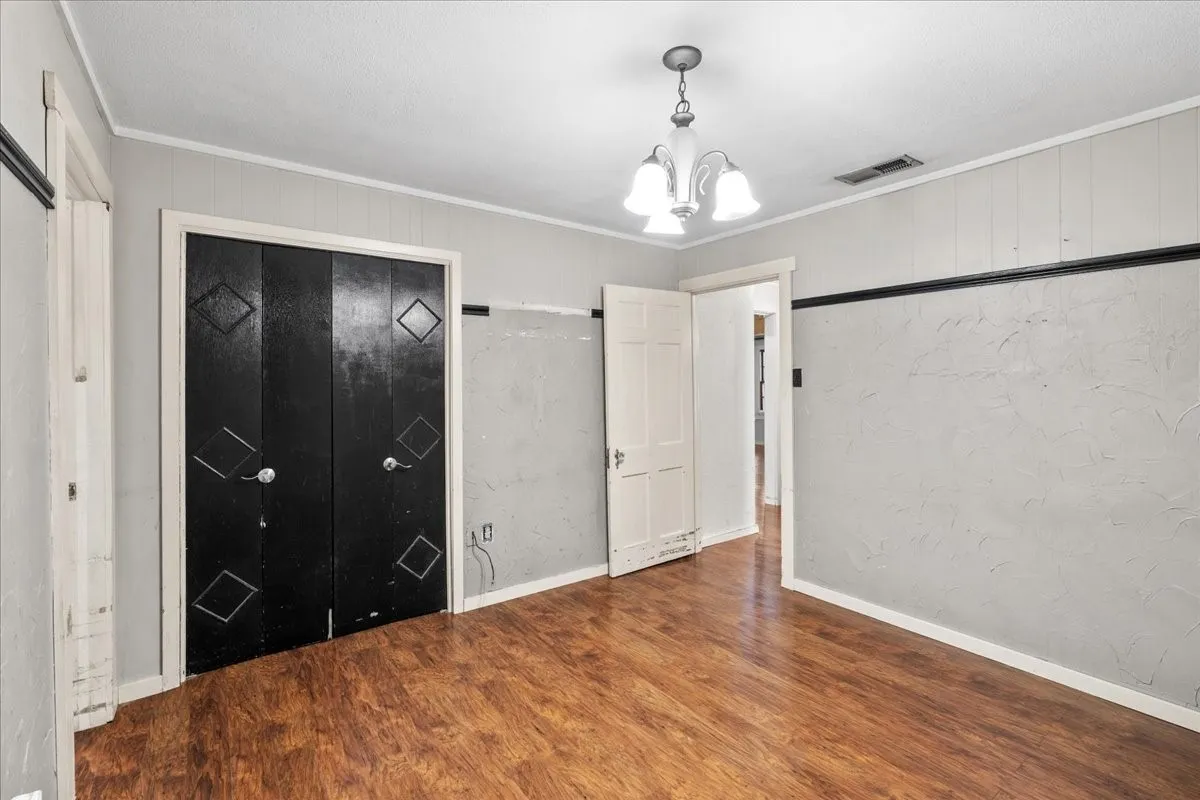 Single Family Residence For Sale in Navarro County , 309 SW 5th Street, Kerens, Texas 75144, 2 Bedroom, 2 Bathroom, 2 Garage spaces, 1,300 Sqft, built in 1949, mls#21360110, Real Estate Agent in Kerens, Homes For Sale in Navarro county, Homes For Sale in Kerens, Realtor in Kerens Texas, Real Estate Brokerage Independent Realty Texas, Luminita Cordes Realtor