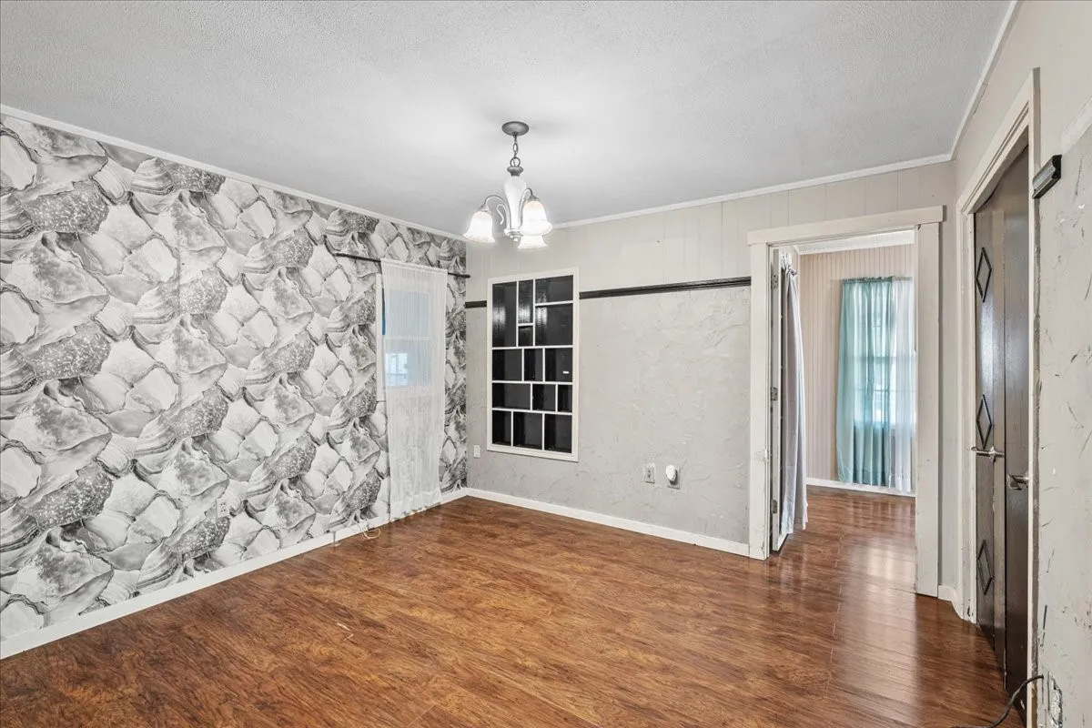 Single Family Residence For Sale in Navarro County , 309 SW 5th Street, Kerens, Texas 75144, 2 Bedroom, 2 Bathroom, 2 Garage spaces, 1,300 Sqft, built in 1949, mls#21360110, Real Estate Agent in Kerens, Homes For Sale in Navarro county, Homes For Sale in Kerens, Realtor in Kerens Texas, Real Estate Brokerage Independent Realty Texas, Luminita Cordes Realtor