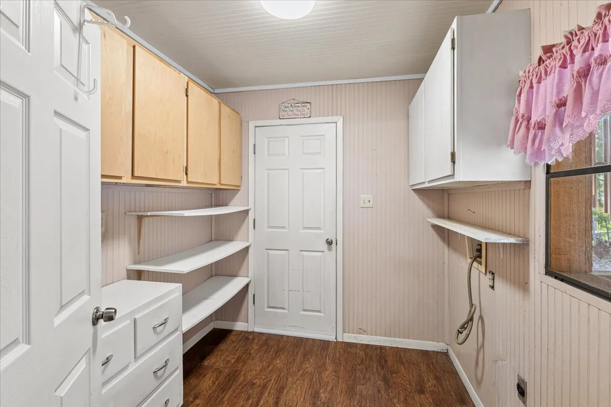 Single Family Residence For Sale in Navarro County , 309 SW 5th Street, Kerens, Texas 75144, 2 Bedroom, 2 Bathroom, 2 Garage spaces, 1,300 Sqft, built in 1949, mls#21360110, Real Estate Agent in Kerens, Homes For Sale in Navarro county, Homes For Sale in Kerens, Realtor in Kerens Texas, Real Estate Brokerage Independent Realty Texas, Luminita Cordes Realtor