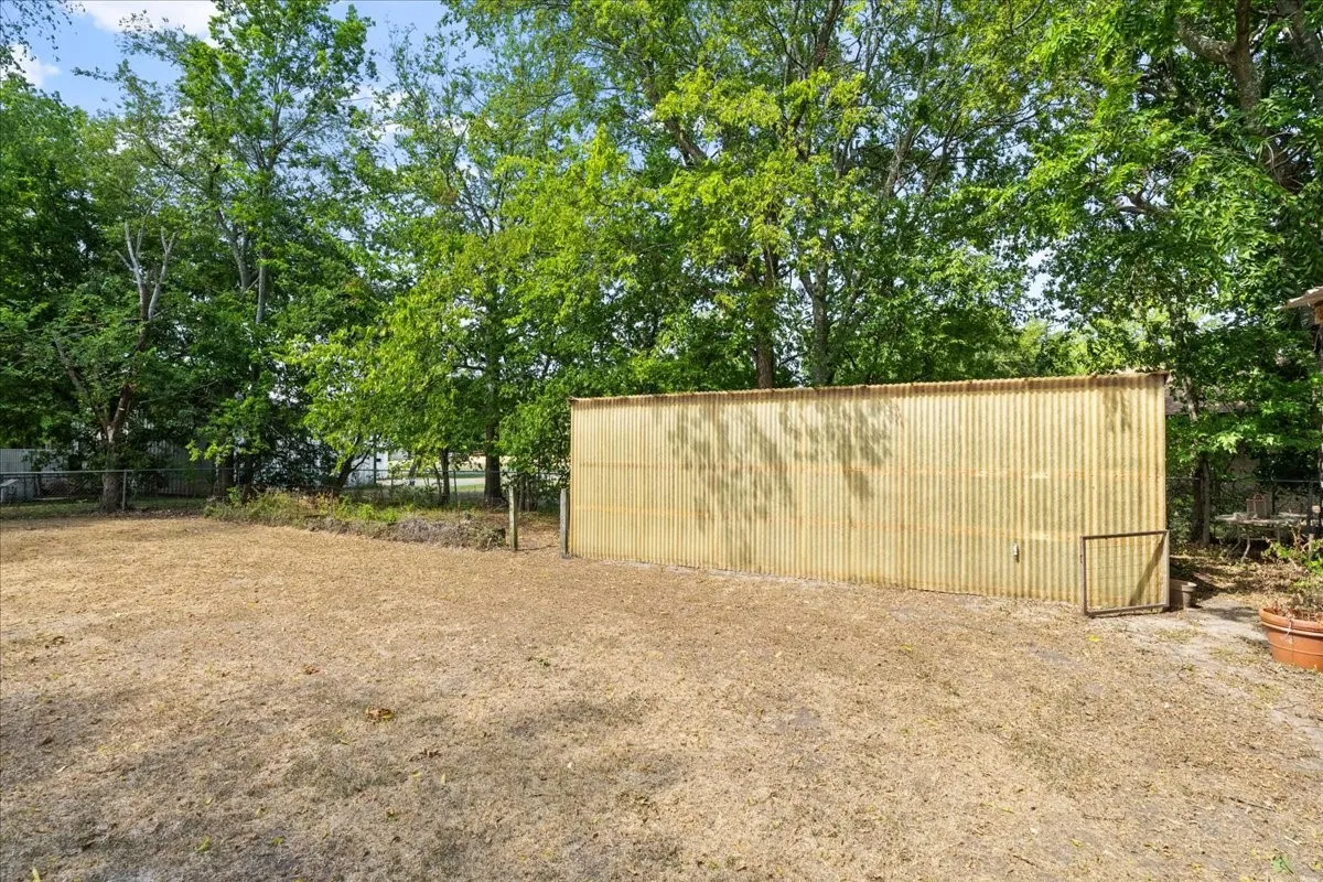 Single Family Residence For Sale in Navarro County , 309 SW 5th Street, Kerens, Texas 75144, 2 Bedroom, 2 Bathroom, 2 Garage spaces, 1,300 Sqft, built in 1949, mls#21360110, Real Estate Agent in Kerens, Homes For Sale in Navarro county, Homes For Sale in Kerens, Realtor in Kerens Texas, Real Estate Brokerage Independent Realty Texas, Luminita Cordes Realtor