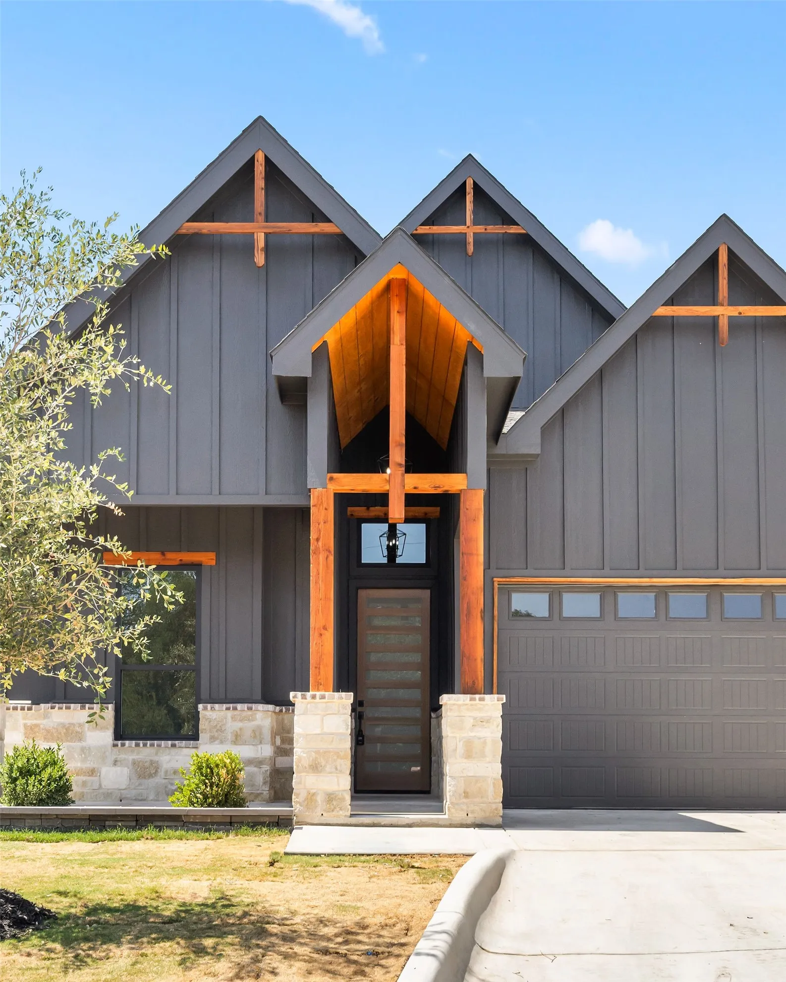 Single Family Residence For Sale in Tarrant County , 3201 NW 33rd Street, Fort Worth, Texas 76106, 4 Bedroom, 2 Bathroom, 2 Garage spaces, 2,044 Sqft, built in 2026, mls#21360478, Real Estate Agent in Fort Worth, Homes For Sale in Tarrant county, Homes For Sale in Fort Worth, Realtor in Fort Worth Texas, Real Estate Brokerage Independent Realty Texas, Luminita Cordes Realtor