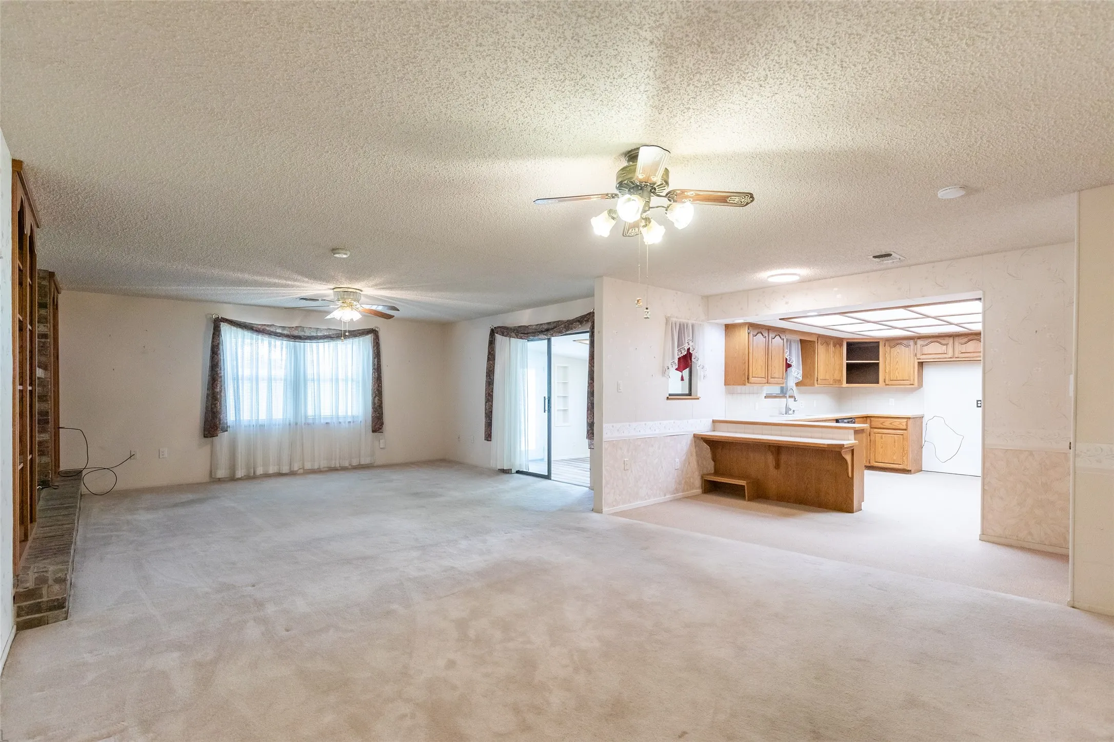 Single Family Residence For Sale in Taylor County , 5309 Llano Street, Abilene, Texas 79605, 3 Bedroom, 2 Bathroom, 2 Garage spaces, 1,754 Sqft, built in 1972, mls#21357205, Real Estate Agent in Abilene, Homes For Sale in Taylor county, Homes For Sale in Abilene, Realtor in Abilene Texas, Real Estate Brokerage Independent Realty Texas, Luminita Cordes Realtor