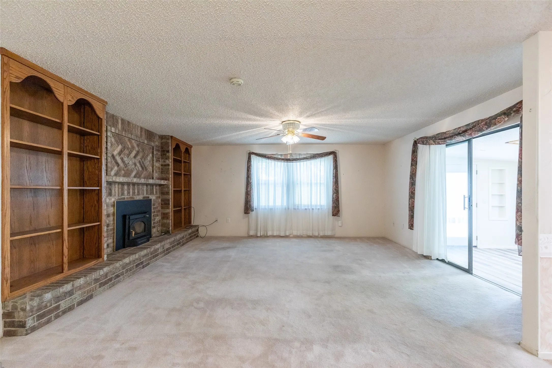 Single Family Residence For Sale in Taylor County , 5309 Llano Street, Abilene, Texas 79605, 3 Bedroom, 2 Bathroom, 2 Garage spaces, 1,754 Sqft, built in 1972, mls#21357205, Real Estate Agent in Abilene, Homes For Sale in Taylor county, Homes For Sale in Abilene, Realtor in Abilene Texas, Real Estate Brokerage Independent Realty Texas, Luminita Cordes Realtor