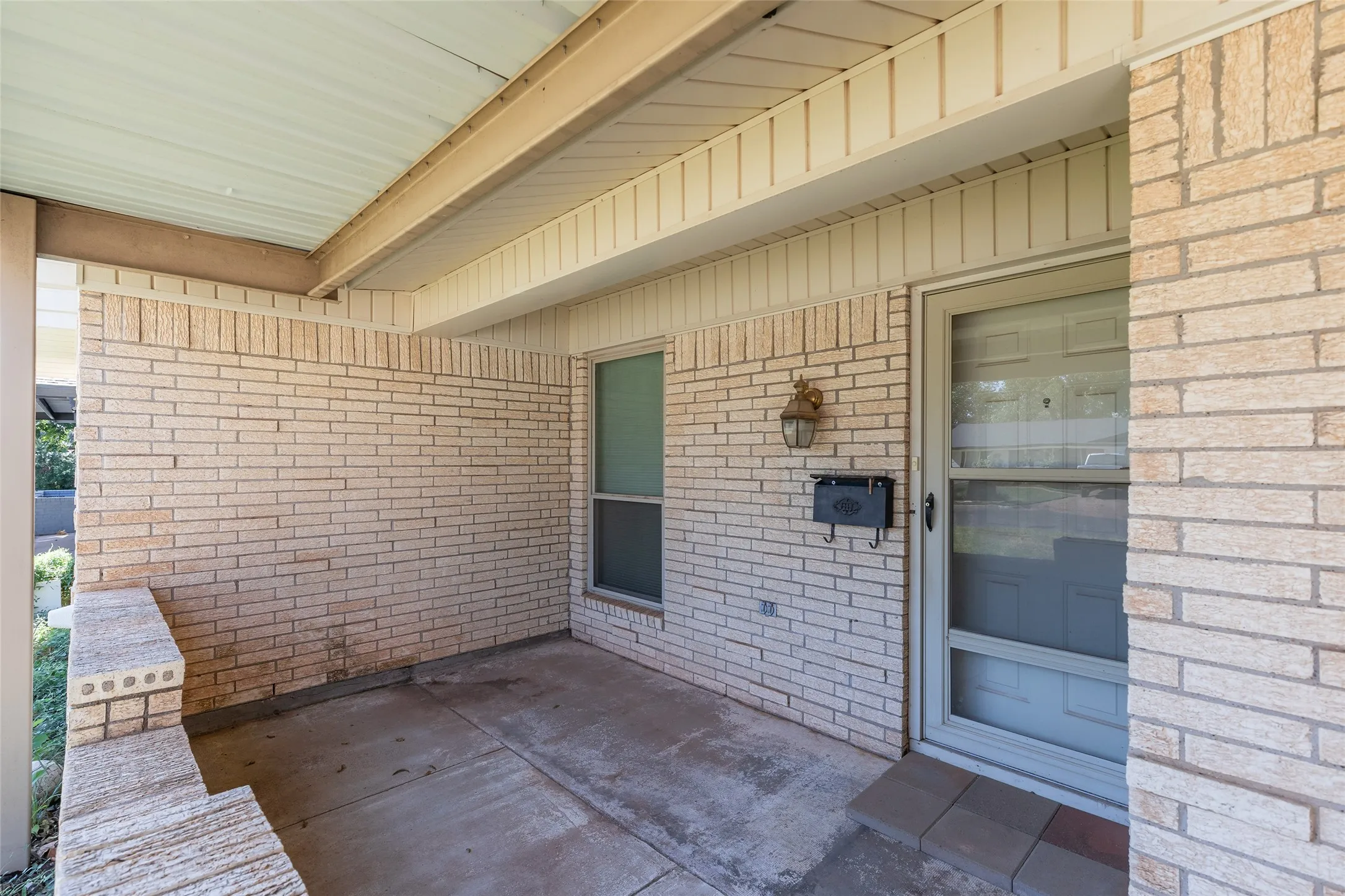 Single Family Residence For Sale in Taylor County , 5309 Llano Street, Abilene, Texas 79605, 3 Bedroom, 2 Bathroom, 2 Garage spaces, 1,754 Sqft, built in 1972, mls#21357205, Real Estate Agent in Abilene, Homes For Sale in Taylor county, Homes For Sale in Abilene, Realtor in Abilene Texas, Real Estate Brokerage Independent Realty Texas, Luminita Cordes Realtor