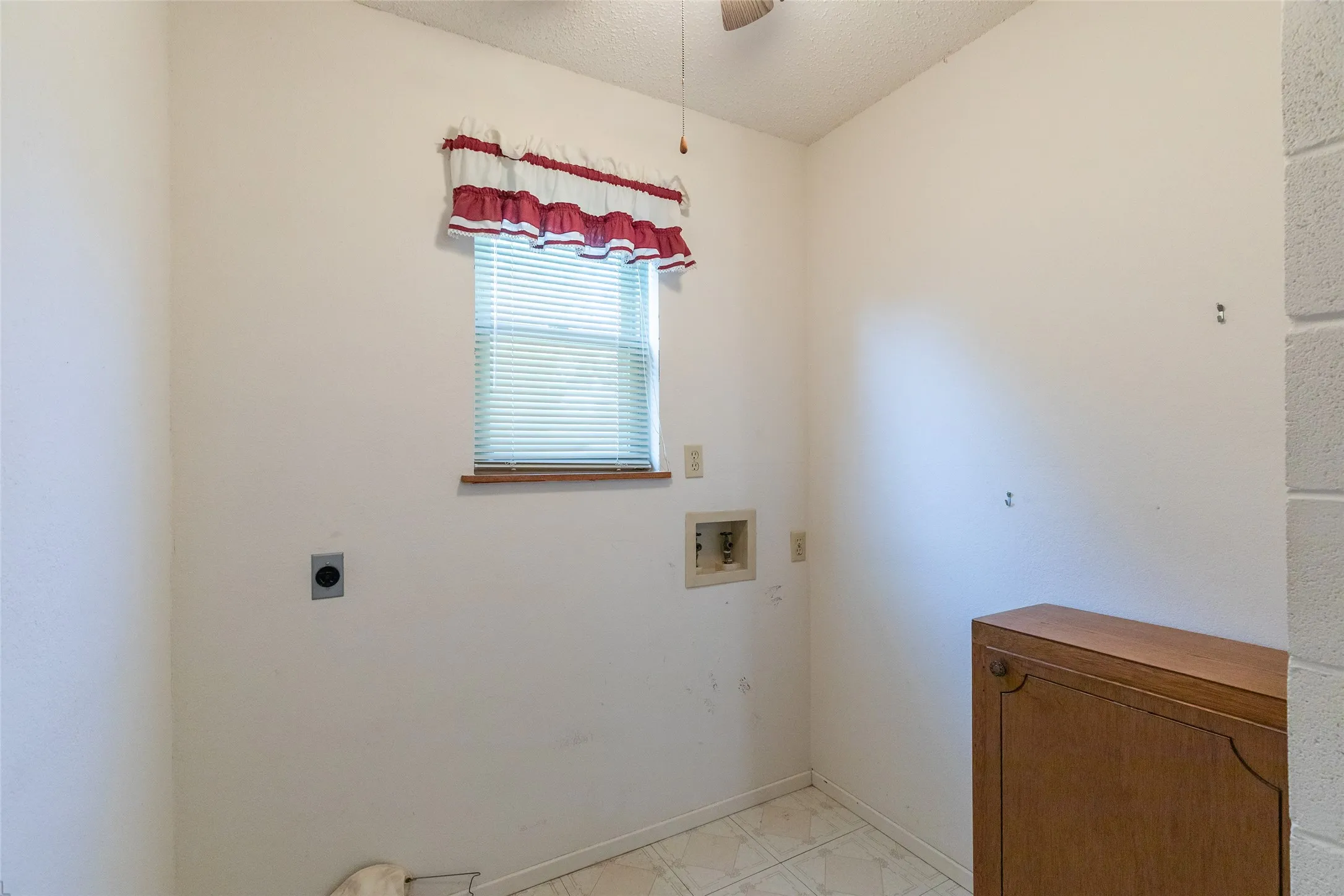 Single Family Residence For Sale in Taylor County , 5309 Llano Street, Abilene, Texas 79605, 3 Bedroom, 2 Bathroom, 2 Garage spaces, 1,754 Sqft, built in 1972, mls#21357205, Real Estate Agent in Abilene, Homes For Sale in Taylor county, Homes For Sale in Abilene, Realtor in Abilene Texas, Real Estate Brokerage Independent Realty Texas, Luminita Cordes Realtor