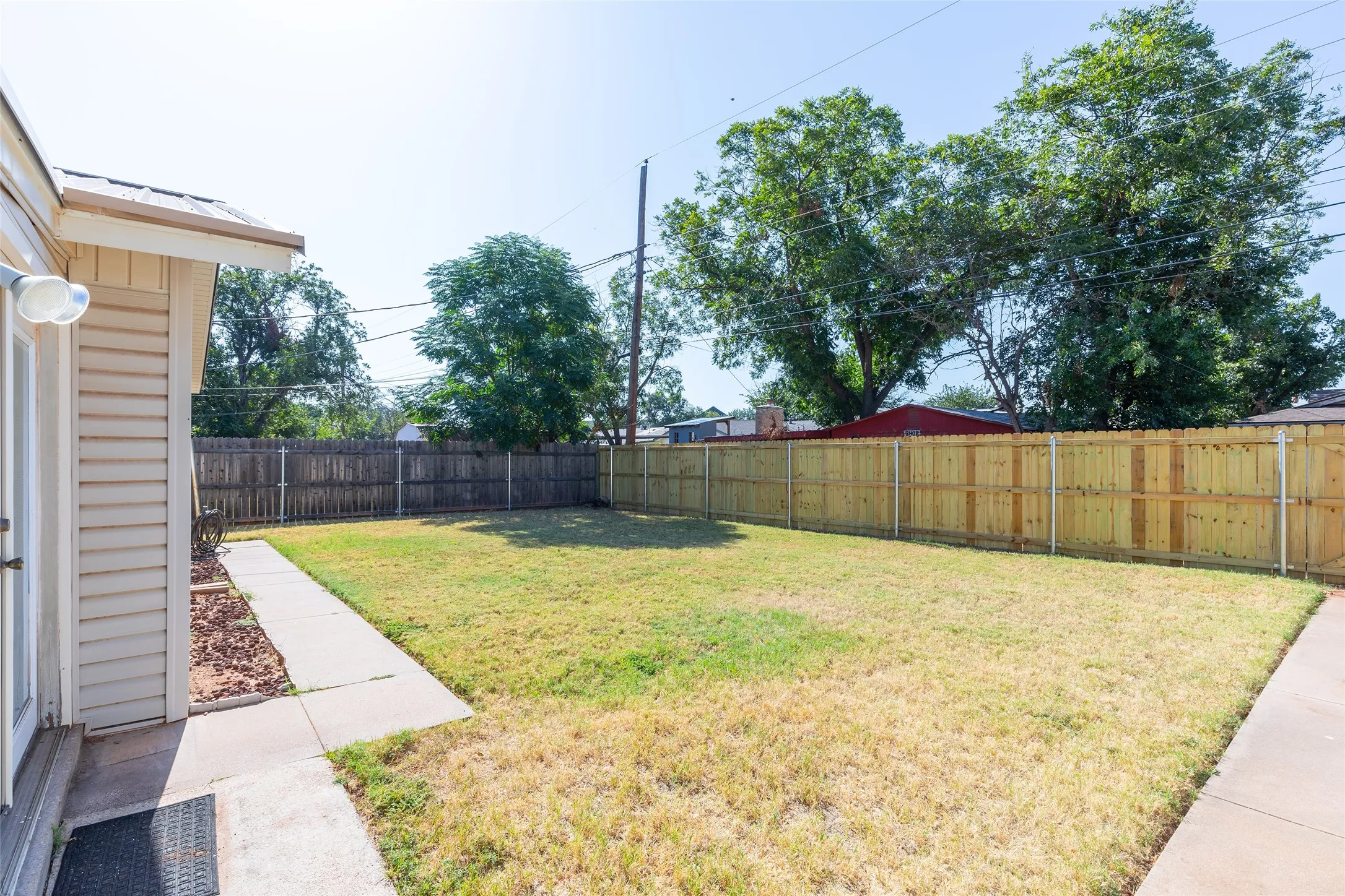 Single Family Residence For Sale in Taylor County , 5309 Llano Street, Abilene, Texas 79605, 3 Bedroom, 2 Bathroom, 2 Garage spaces, 1,754 Sqft, built in 1972, mls#21357205, Real Estate Agent in Abilene, Homes For Sale in Taylor county, Homes For Sale in Abilene, Realtor in Abilene Texas, Real Estate Brokerage Independent Realty Texas, Luminita Cordes Realtor