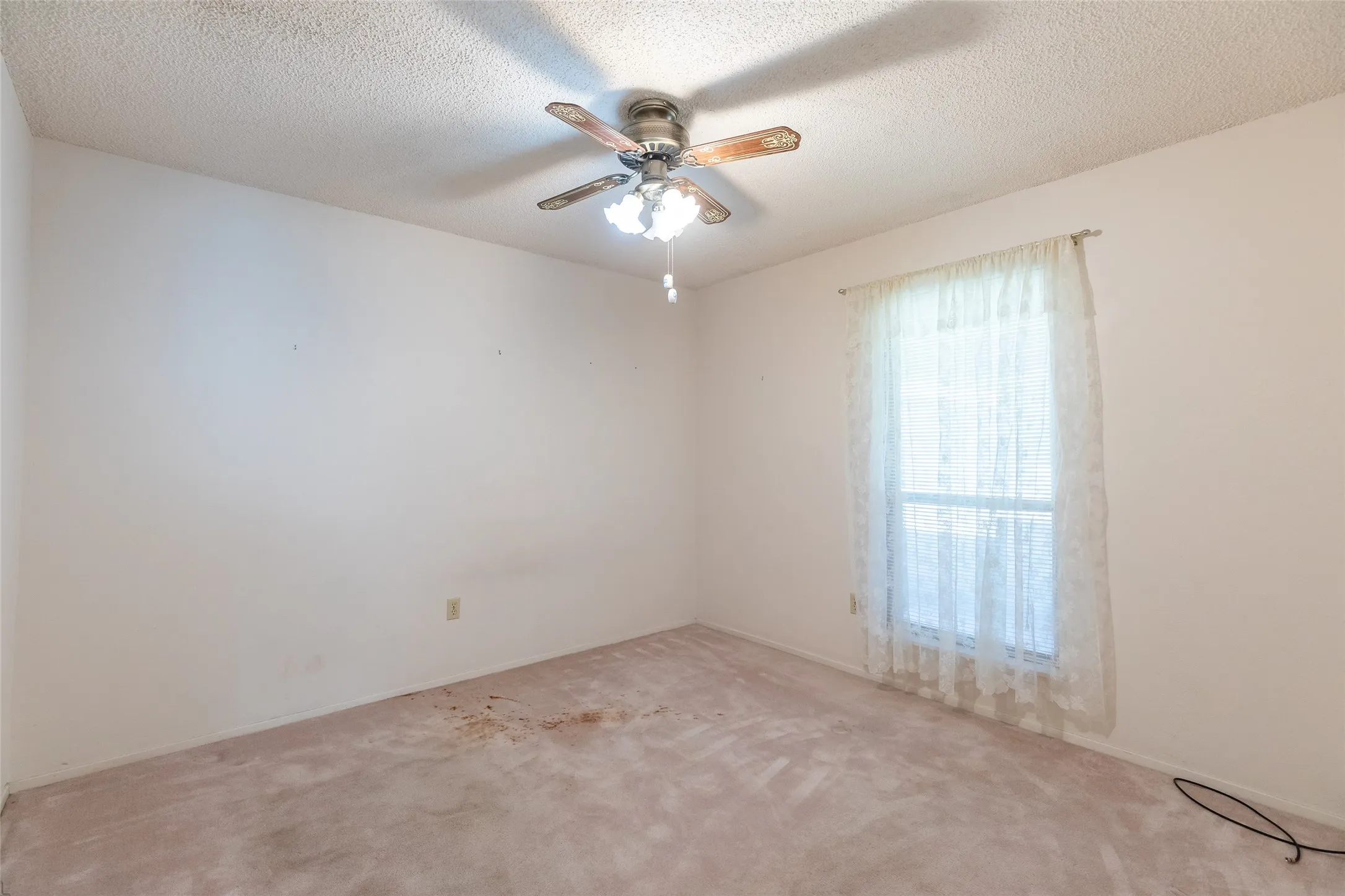 Single Family Residence For Sale in Taylor County , 5309 Llano Street, Abilene, Texas 79605, 3 Bedroom, 2 Bathroom, 2 Garage spaces, 1,754 Sqft, built in 1972, mls#21357205, Real Estate Agent in Abilene, Homes For Sale in Taylor county, Homes For Sale in Abilene, Realtor in Abilene Texas, Real Estate Brokerage Independent Realty Texas, Luminita Cordes Realtor