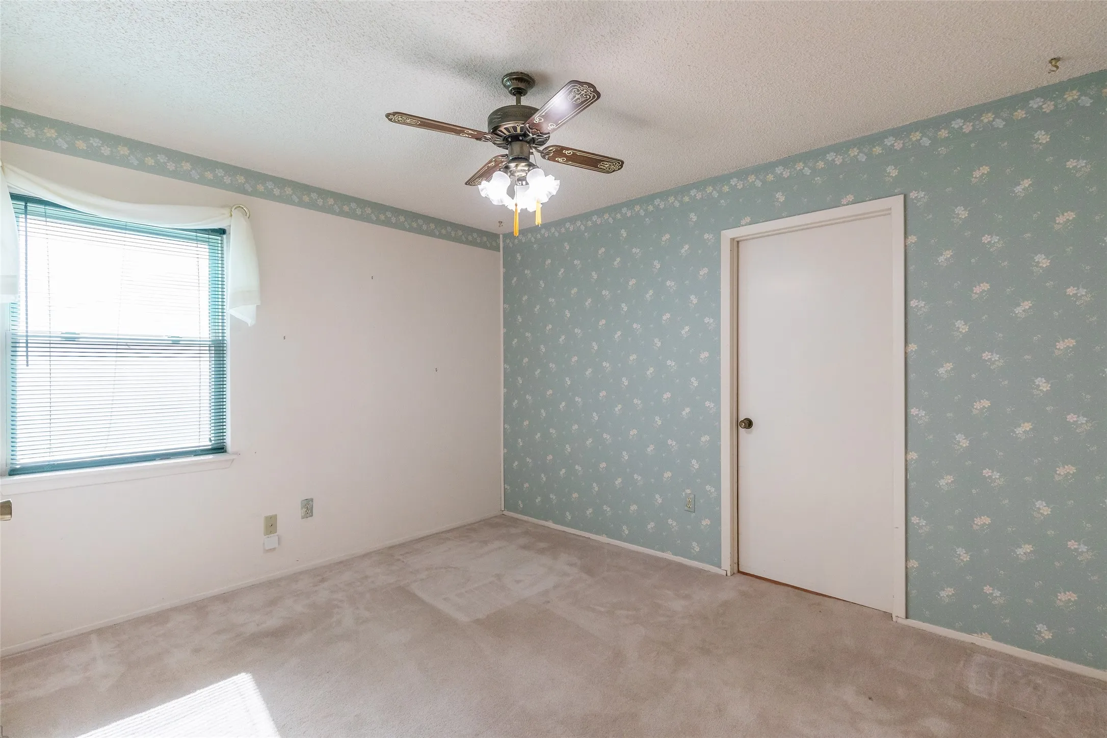 Single Family Residence For Sale in Taylor County , 5309 Llano Street, Abilene, Texas 79605, 3 Bedroom, 2 Bathroom, 2 Garage spaces, 1,754 Sqft, built in 1972, mls#21357205, Real Estate Agent in Abilene, Homes For Sale in Taylor county, Homes For Sale in Abilene, Realtor in Abilene Texas, Real Estate Brokerage Independent Realty Texas, Luminita Cordes Realtor