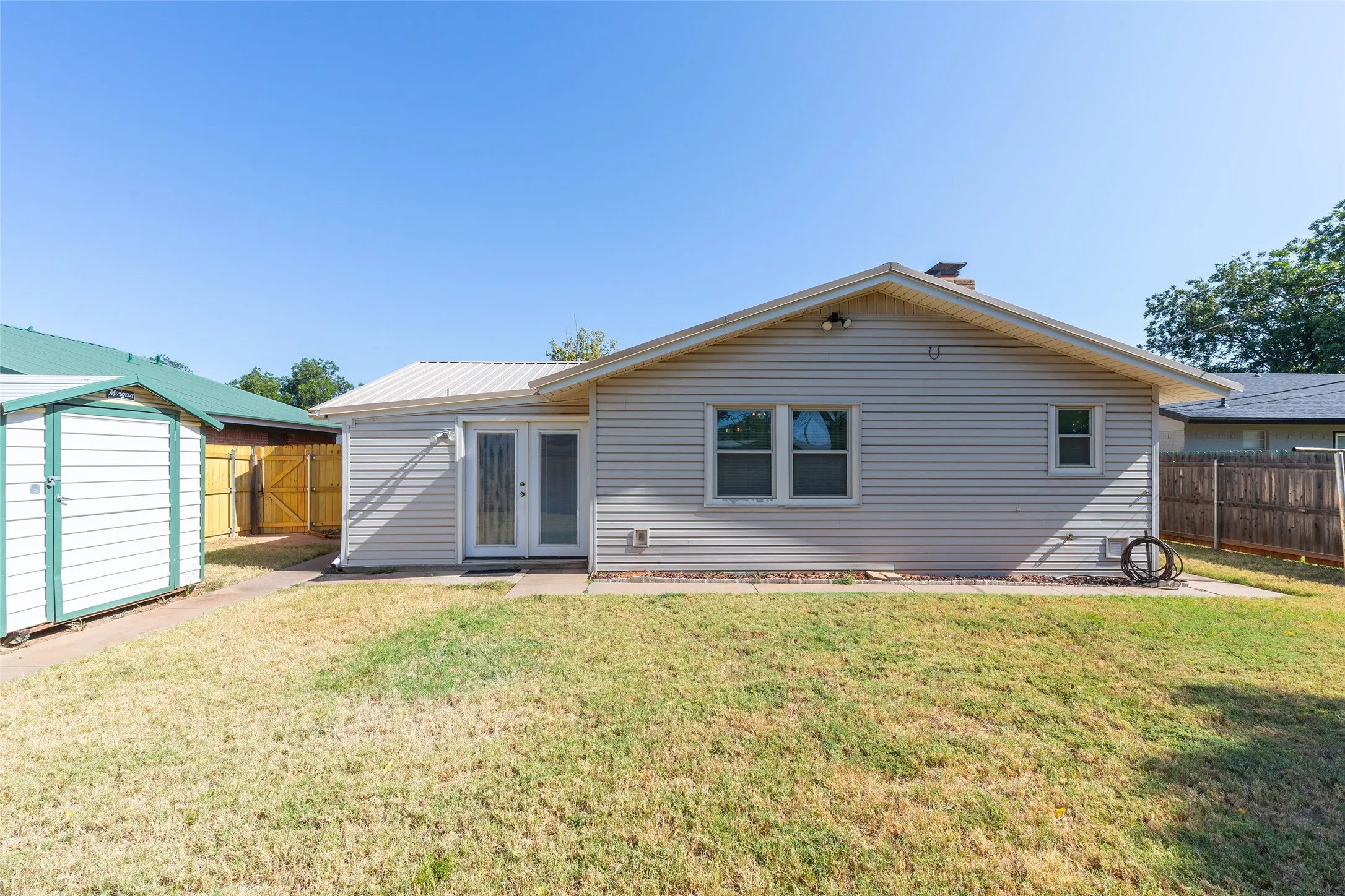 Single Family Residence For Sale in Taylor County , 5309 Llano Street, Abilene, Texas 79605, 3 Bedroom, 2 Bathroom, 2 Garage spaces, 1,754 Sqft, built in 1972, mls#21357205, Real Estate Agent in Abilene, Homes For Sale in Taylor county, Homes For Sale in Abilene, Realtor in Abilene Texas, Real Estate Brokerage Independent Realty Texas, Luminita Cordes Realtor