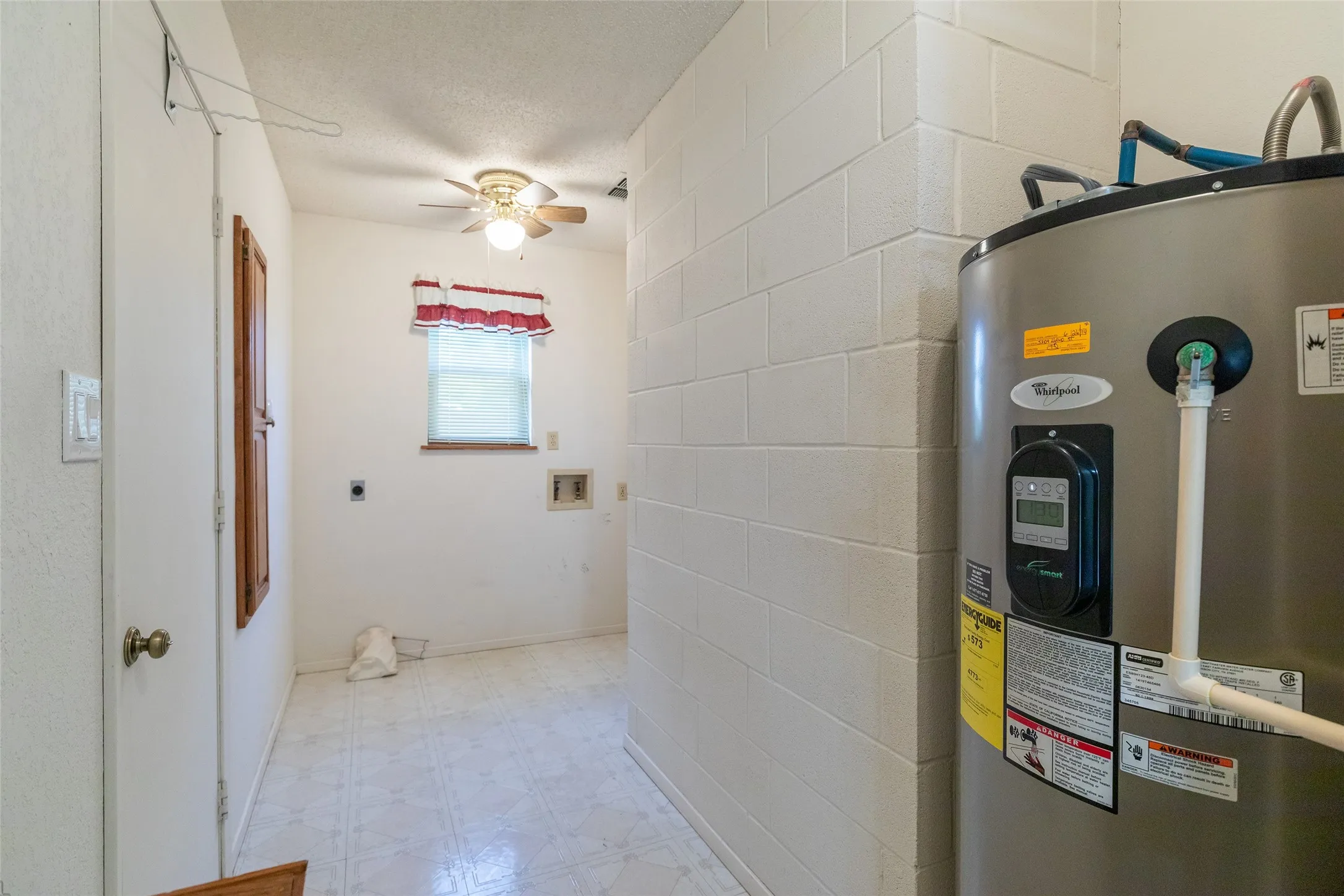 Single Family Residence For Sale in Taylor County , 5309 Llano Street, Abilene, Texas 79605, 3 Bedroom, 2 Bathroom, 2 Garage spaces, 1,754 Sqft, built in 1972, mls#21357205, Real Estate Agent in Abilene, Homes For Sale in Taylor county, Homes For Sale in Abilene, Realtor in Abilene Texas, Real Estate Brokerage Independent Realty Texas, Luminita Cordes Realtor