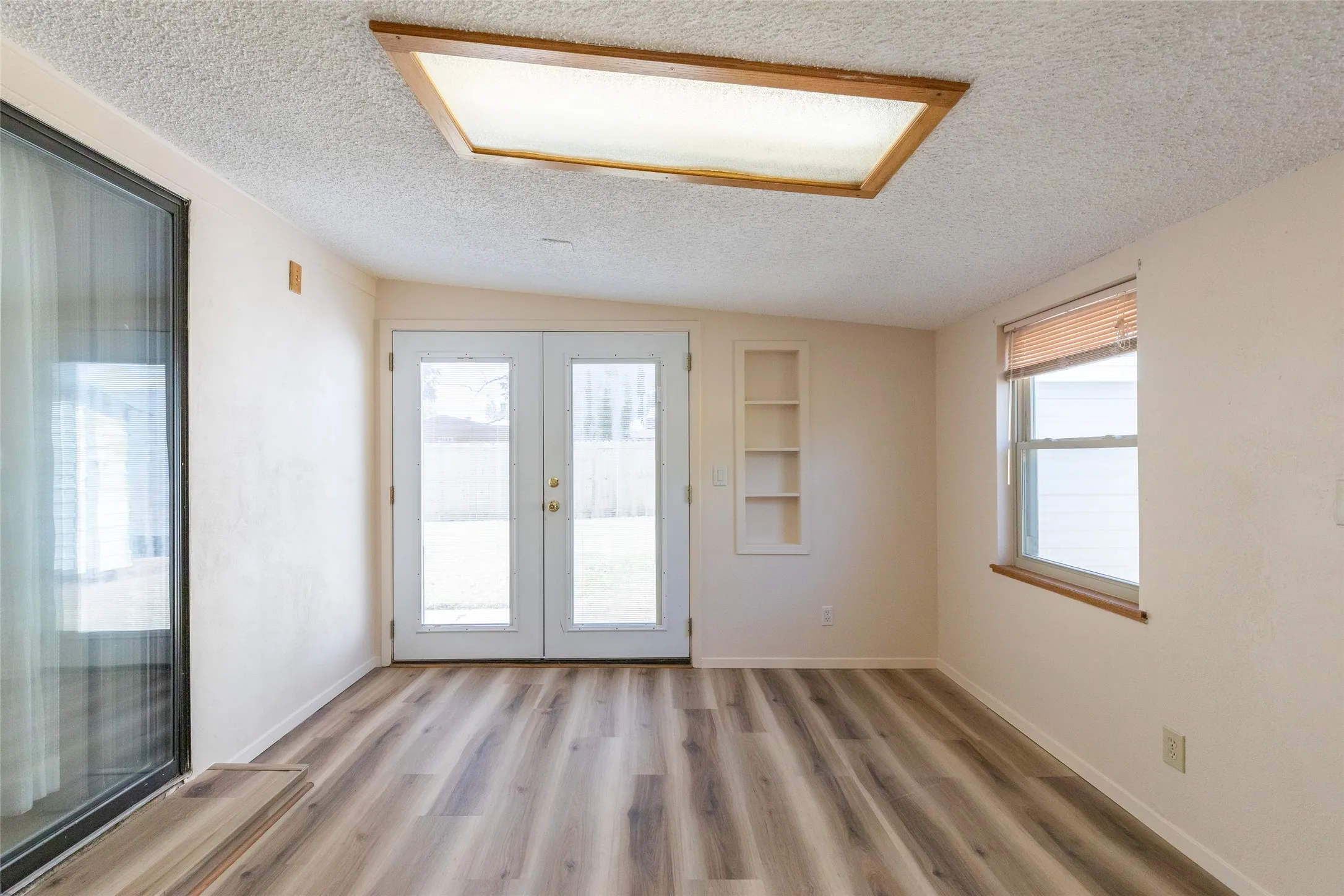 Single Family Residence For Sale in Taylor County , 5309 Llano Street, Abilene, Texas 79605, 3 Bedroom, 2 Bathroom, 2 Garage spaces, 1,754 Sqft, built in 1972, mls#21357205, Real Estate Agent in Abilene, Homes For Sale in Taylor county, Homes For Sale in Abilene, Realtor in Abilene Texas, Real Estate Brokerage Independent Realty Texas, Luminita Cordes Realtor