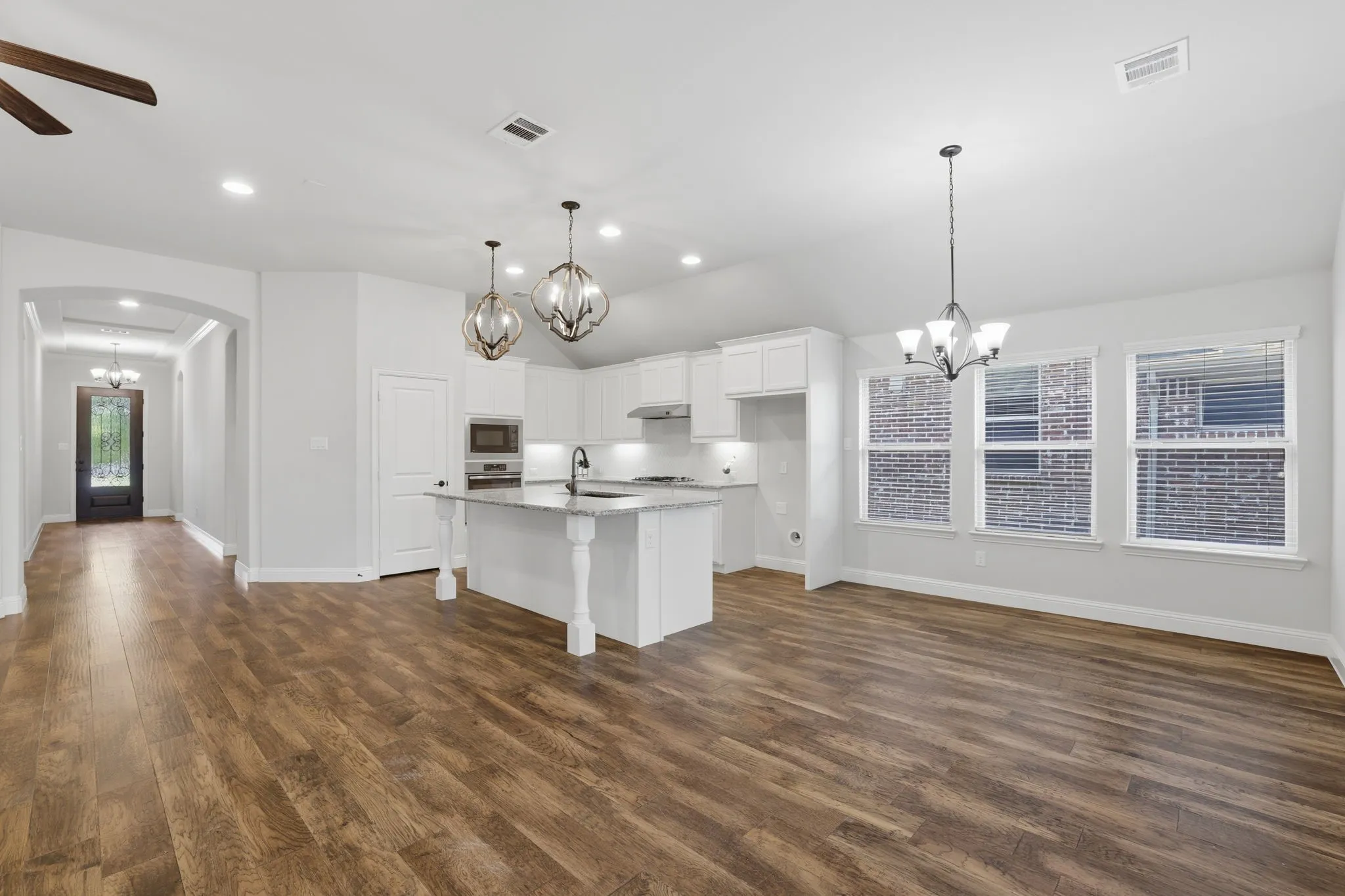 Single Family Residence For Rent in Collin County , 3523 Charleston Drive, Melissa, Texas 75454, 4 Bedroom, 3 Bathroom, 2 Garage spaces, 2,310 Sqft, built in 2017, mls#21360487, Real Estate Agent in Melissa, Homes For Rent in Collin county, Homes For Rent in Melissa, Realtor in Melissa Texas, Real Estate Brokerage Independent Realty Texas, Luminita Cordes Realtor