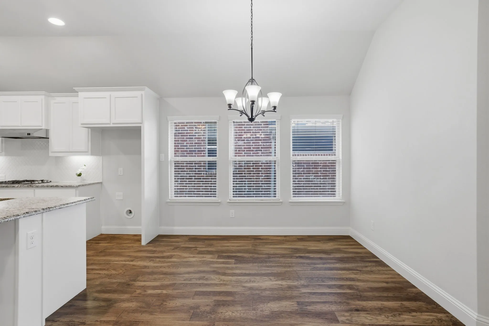 Single Family Residence For Rent in Collin County , 3523 Charleston Drive, Melissa, Texas 75454, 4 Bedroom, 3 Bathroom, 2 Garage spaces, 2,310 Sqft, built in 2017, mls#21360487, Real Estate Agent in Melissa, Homes For Rent in Collin county, Homes For Rent in Melissa, Realtor in Melissa Texas, Real Estate Brokerage Independent Realty Texas, Luminita Cordes Realtor