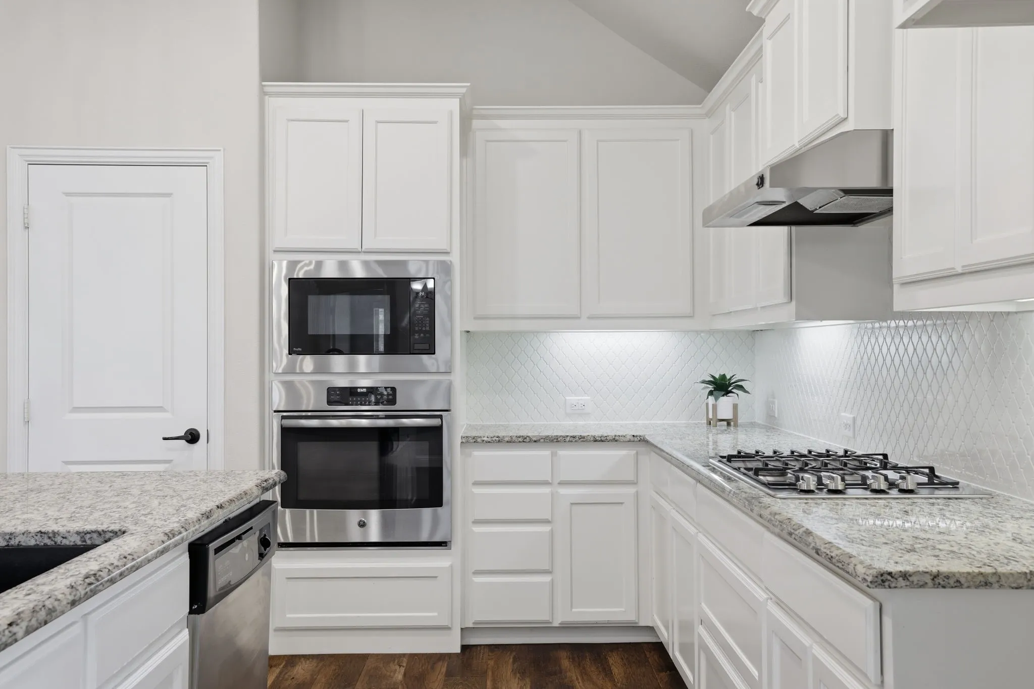 Single Family Residence For Rent in Collin County , 3523 Charleston Drive, Melissa, Texas 75454, 4 Bedroom, 3 Bathroom, 2 Garage spaces, 2,310 Sqft, built in 2017, mls#21360487, Real Estate Agent in Melissa, Homes For Rent in Collin county, Homes For Rent in Melissa, Realtor in Melissa Texas, Real Estate Brokerage Independent Realty Texas, Luminita Cordes Realtor