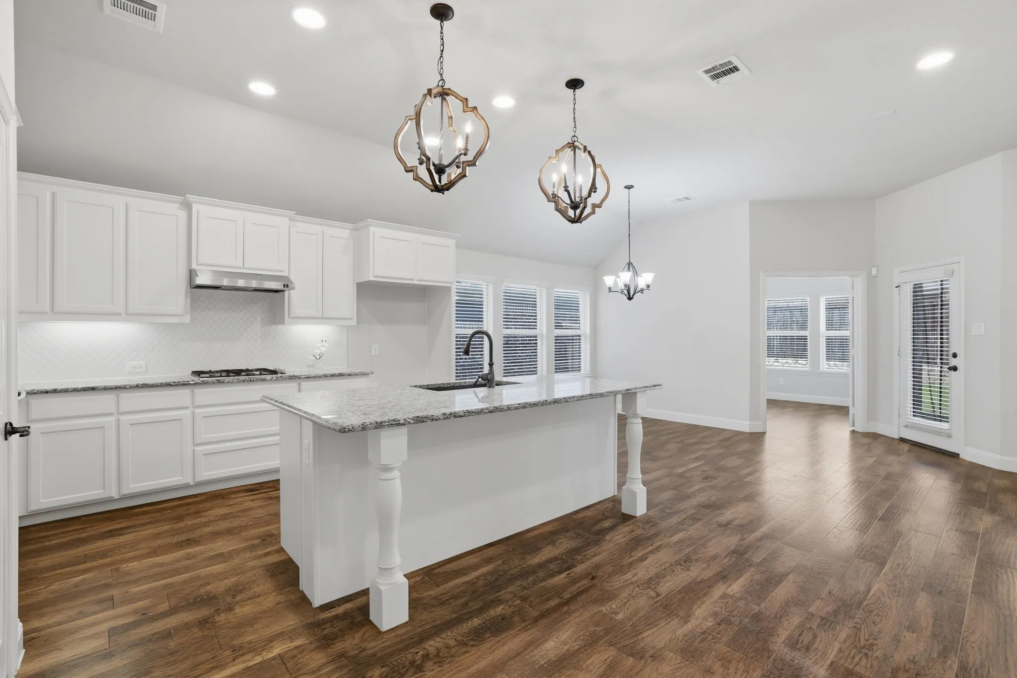 Single Family Residence For Rent in Collin County , 3523 Charleston Drive, Melissa, Texas 75454, 4 Bedroom, 3 Bathroom, 2 Garage spaces, 2,310 Sqft, built in 2017, mls#21360487, Real Estate Agent in Melissa, Homes For Rent in Collin county, Homes For Rent in Melissa, Realtor in Melissa Texas, Real Estate Brokerage Independent Realty Texas, Luminita Cordes Realtor