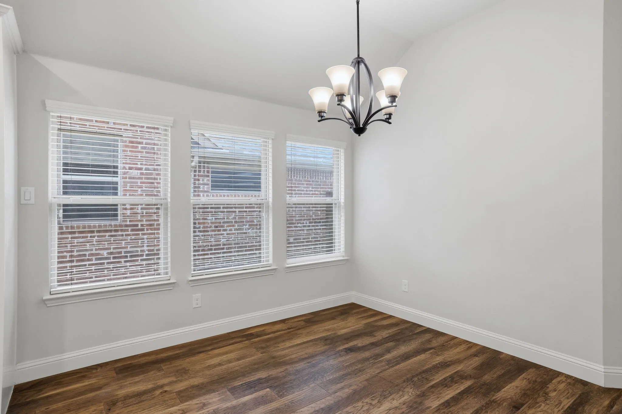 Single Family Residence For Rent in Collin County , 3523 Charleston Drive, Melissa, Texas 75454, 4 Bedroom, 3 Bathroom, 2 Garage spaces, 2,310 Sqft, built in 2017, mls#21360487, Real Estate Agent in Melissa, Homes For Rent in Collin county, Homes For Rent in Melissa, Realtor in Melissa Texas, Real Estate Brokerage Independent Realty Texas, Luminita Cordes Realtor