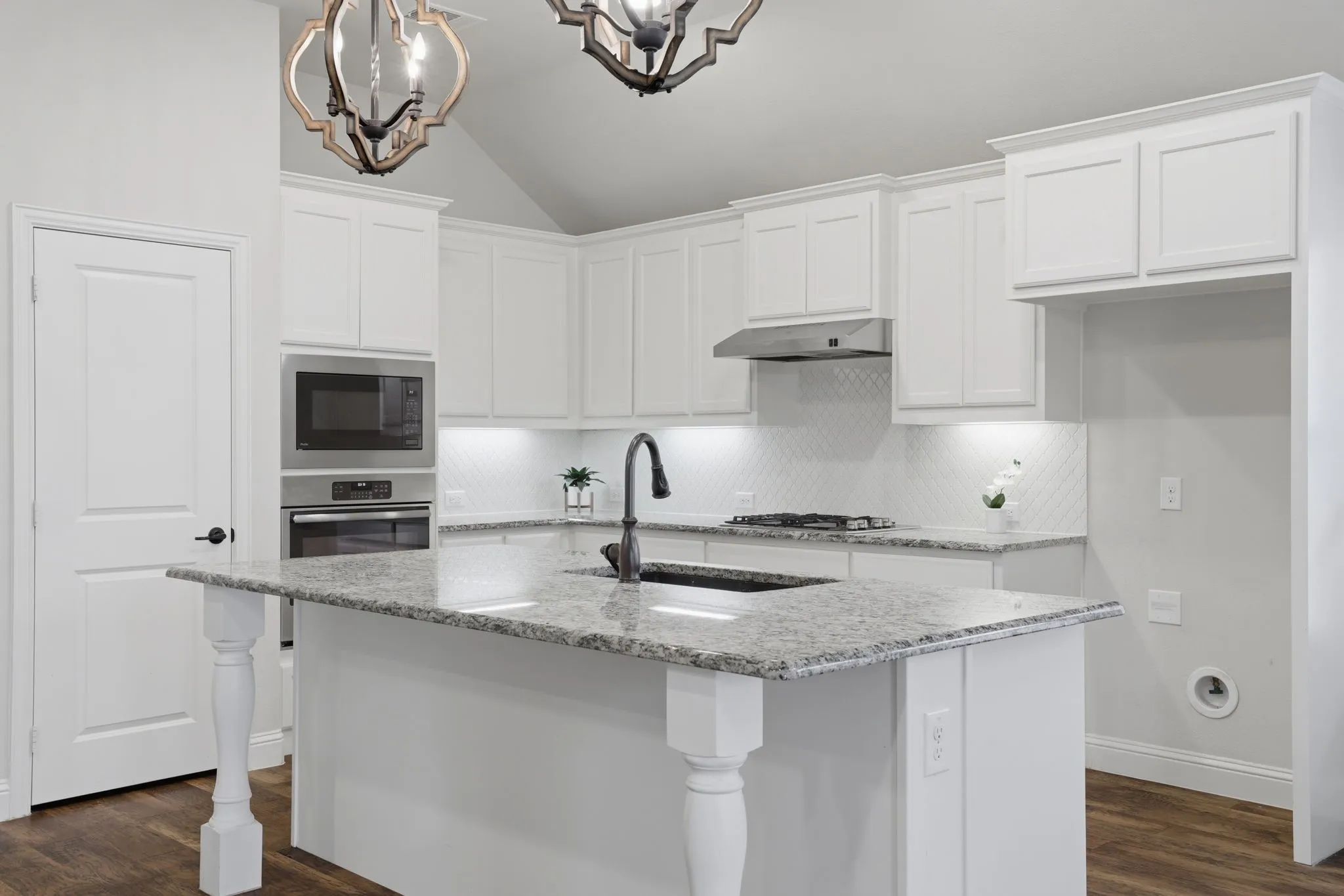 Single Family Residence For Rent in Collin County , 3523 Charleston Drive, Melissa, Texas 75454, 4 Bedroom, 3 Bathroom, 2 Garage spaces, 2,310 Sqft, built in 2017, mls#21360487, Real Estate Agent in Melissa, Homes For Rent in Collin county, Homes For Rent in Melissa, Realtor in Melissa Texas, Real Estate Brokerage Independent Realty Texas, Luminita Cordes Realtor