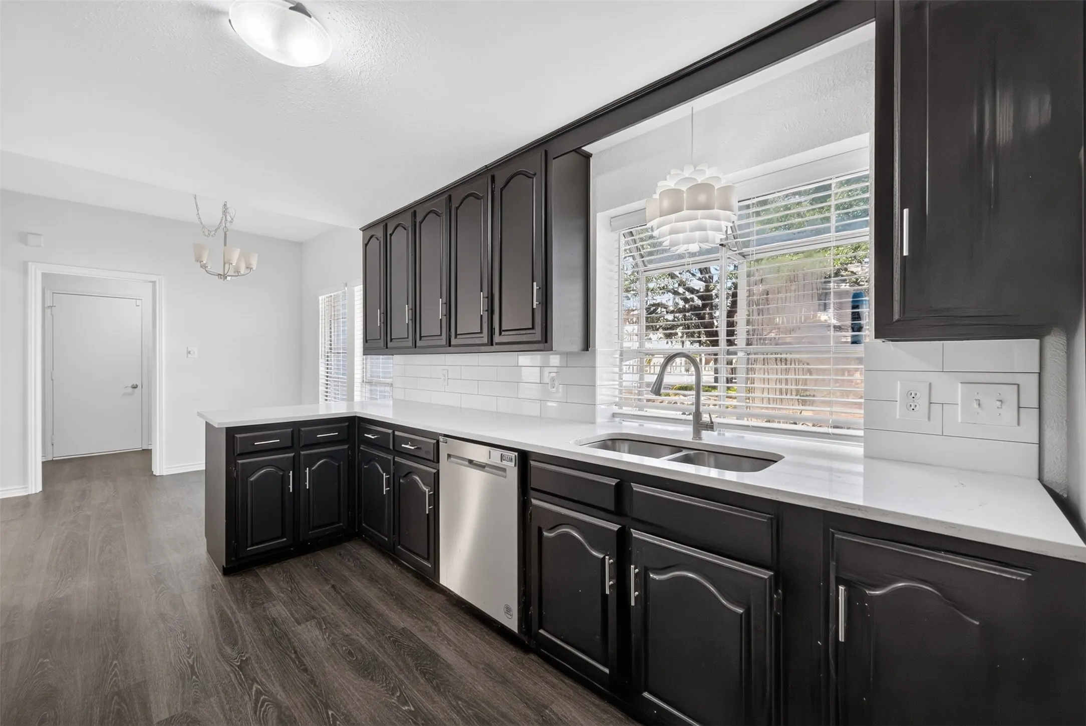 Kitchen sink/breakfast area