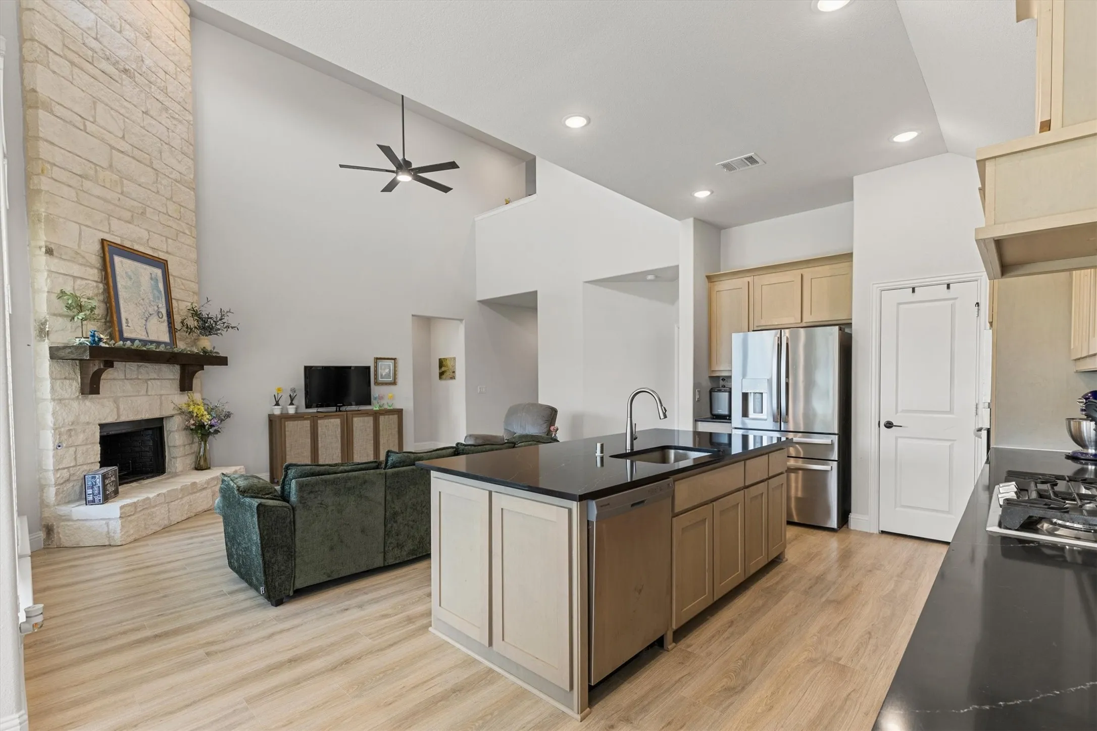 Single Family Residence For Sale in Collin County , 805 Willowbanks Drive, Nevada, Texas 75173, 5 Bedroom, 4 Bathroom, 3 Garage spaces, 3,572 Sqft, built in 2025, mls#21360482, Real Estate Agent in Nevada, Homes For Sale in Collin county, Homes For Sale in Nevada, Realtor in Nevada Texas, Real Estate Brokerage Independent Realty Texas, Luminita Cordes Realtor