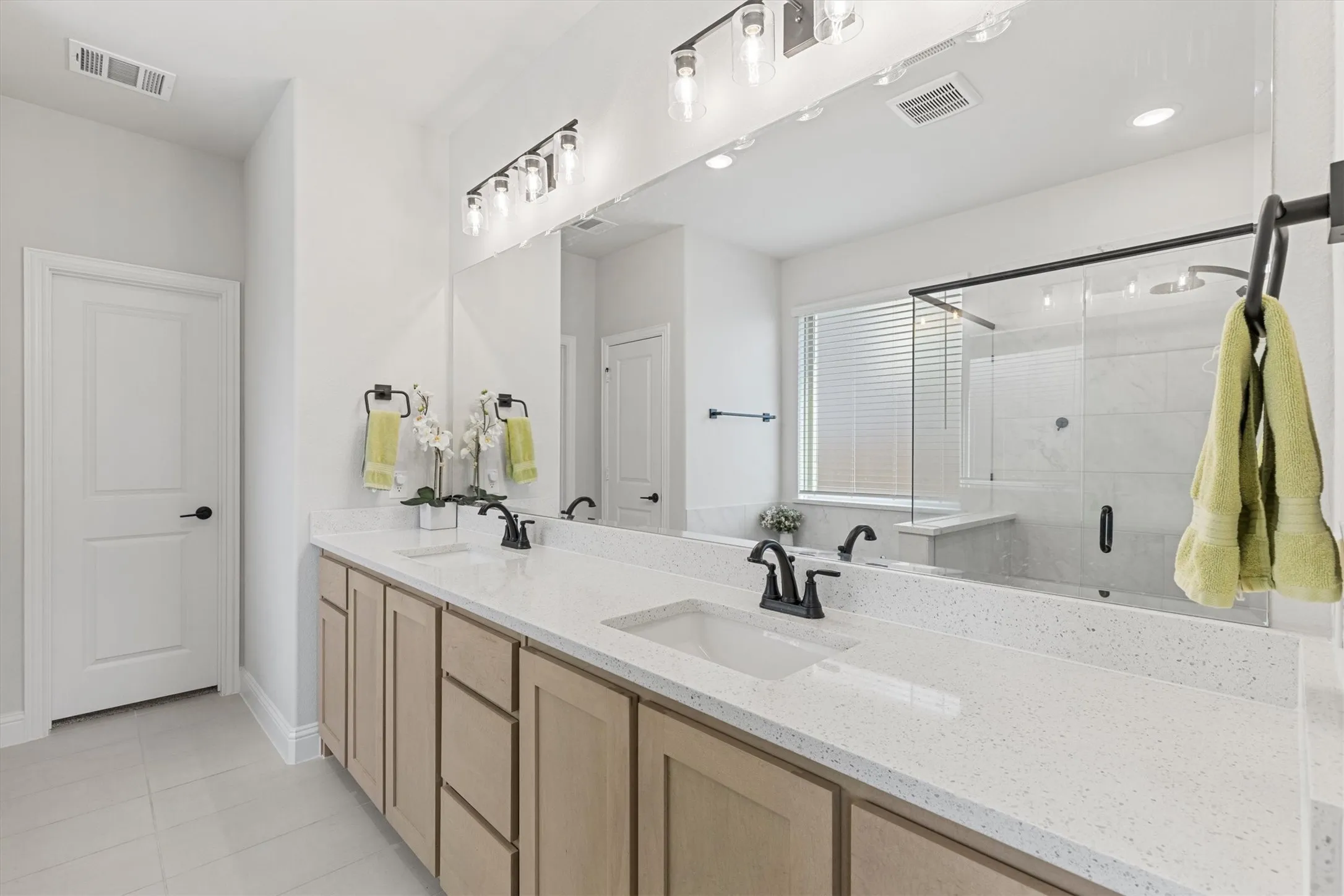 Single Family Residence For Sale in Collin County , 805 Willowbanks Drive, Nevada, Texas 75173, 5 Bedroom, 4 Bathroom, 3 Garage spaces, 3,572 Sqft, built in 2025, mls#21360482, Real Estate Agent in Nevada, Homes For Sale in Collin county, Homes For Sale in Nevada, Realtor in Nevada Texas, Real Estate Brokerage Independent Realty Texas, Luminita Cordes Realtor