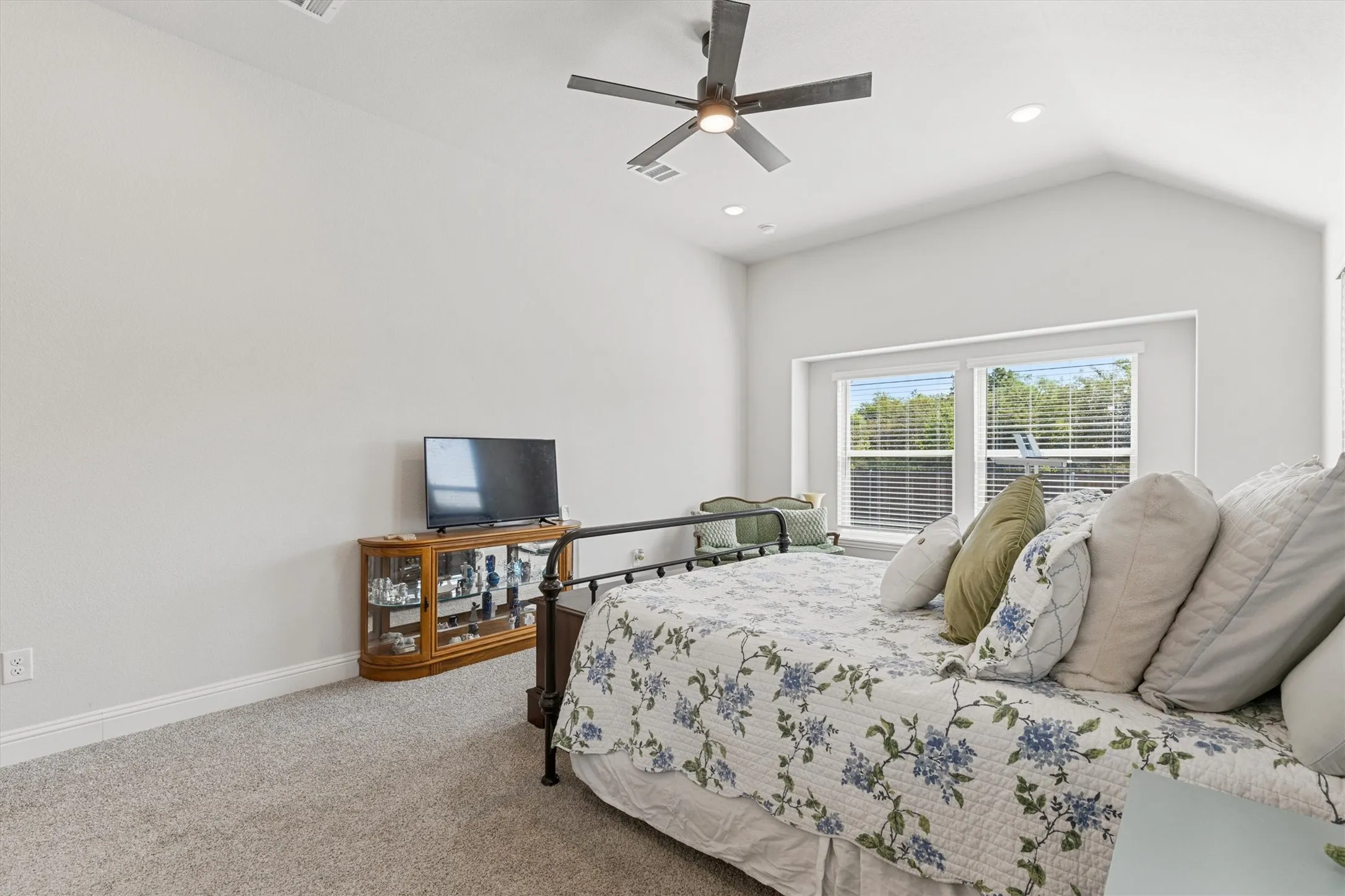 Single Family Residence For Sale in Collin County , 805 Willowbanks Drive, Nevada, Texas 75173, 5 Bedroom, 4 Bathroom, 3 Garage spaces, 3,572 Sqft, built in 2025, mls#21360482, Real Estate Agent in Nevada, Homes For Sale in Collin county, Homes For Sale in Nevada, Realtor in Nevada Texas, Real Estate Brokerage Independent Realty Texas, Luminita Cordes Realtor