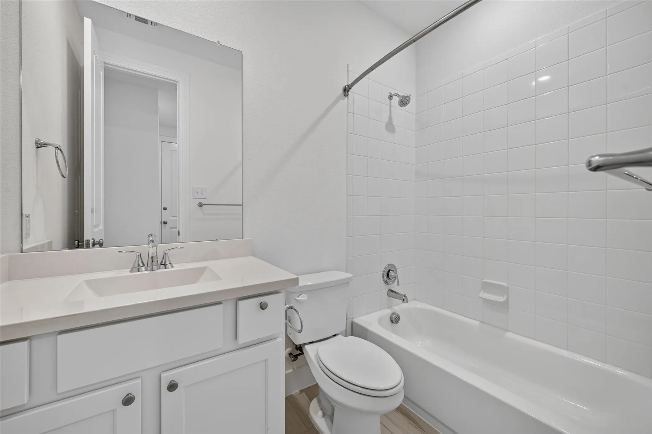 Single Family Residence For Rent in Grayson County , 4317 Sanctuary Drive, Denison, Texas 75020, 3 Bedroom, 3 Bathroom, 2 Garage spaces, 2,146 Sqft, built in 2023, mls#21360521, Real Estate Agent in Denison, Homes For Rent in Grayson county, Homes For Rent in Denison, Realtor in Denison Texas, Real Estate Brokerage Independent Realty Texas, Luminita Cordes Realtor