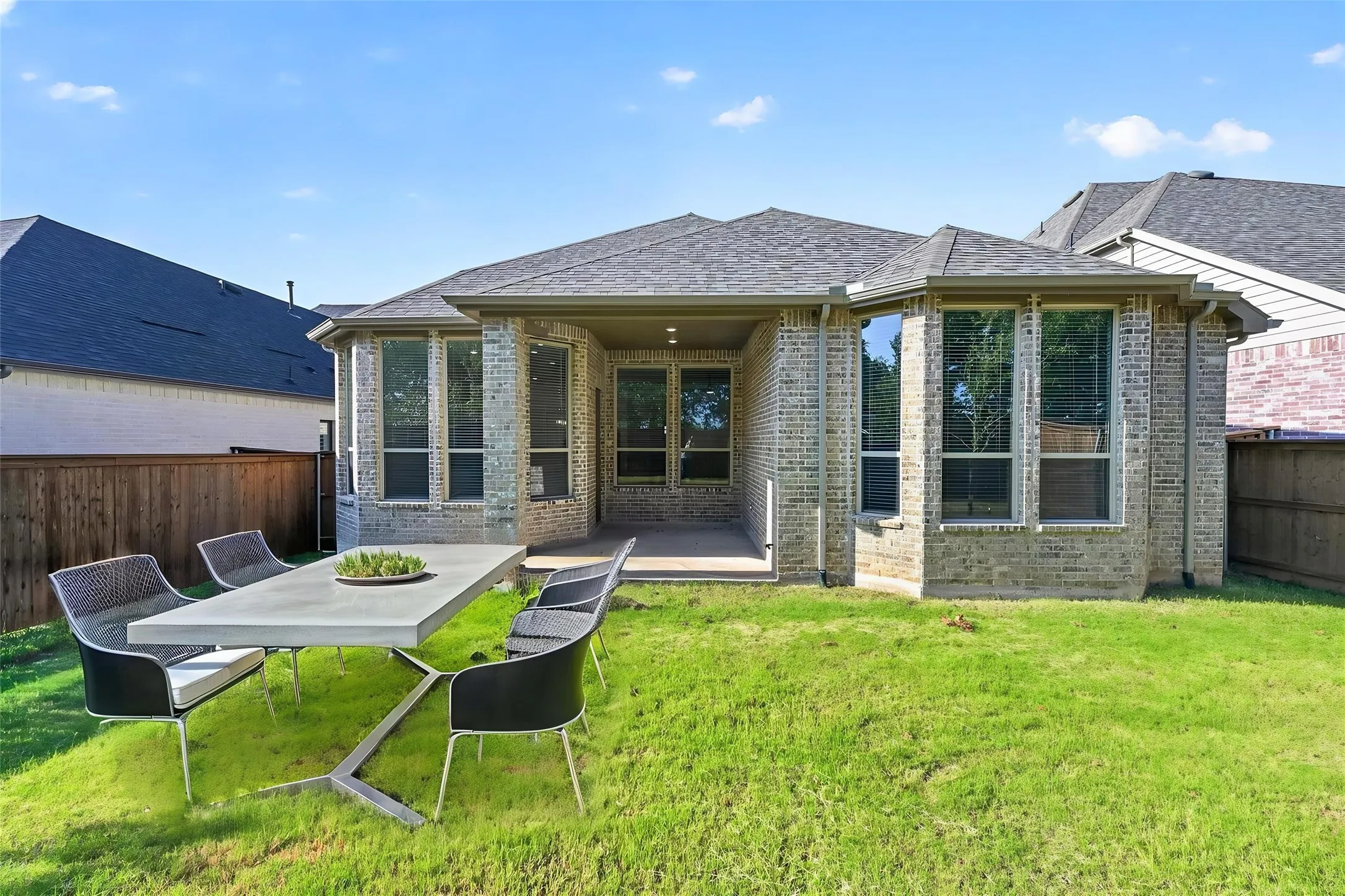 Single Family Residence For Rent in Grayson County , 4317 Sanctuary Drive, Denison, Texas 75020, 3 Bedroom, 3 Bathroom, 2 Garage spaces, 2,146 Sqft, built in 2023, mls#21360521, Real Estate Agent in Denison, Homes For Rent in Grayson county, Homes For Rent in Denison, Realtor in Denison Texas, Real Estate Brokerage Independent Realty Texas, Luminita Cordes Realtor