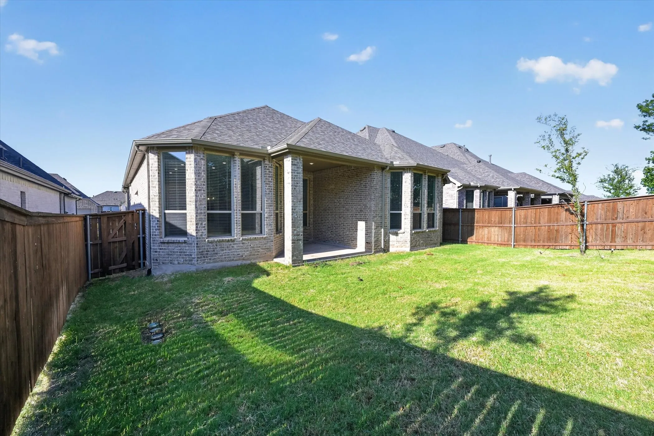 Single Family Residence For Rent in Grayson County , 4317 Sanctuary Drive, Denison, Texas 75020, 3 Bedroom, 3 Bathroom, 2 Garage spaces, 2,146 Sqft, built in 2023, mls#21360521, Real Estate Agent in Denison, Homes For Rent in Grayson county, Homes For Rent in Denison, Realtor in Denison Texas, Real Estate Brokerage Independent Realty Texas, Luminita Cordes Realtor