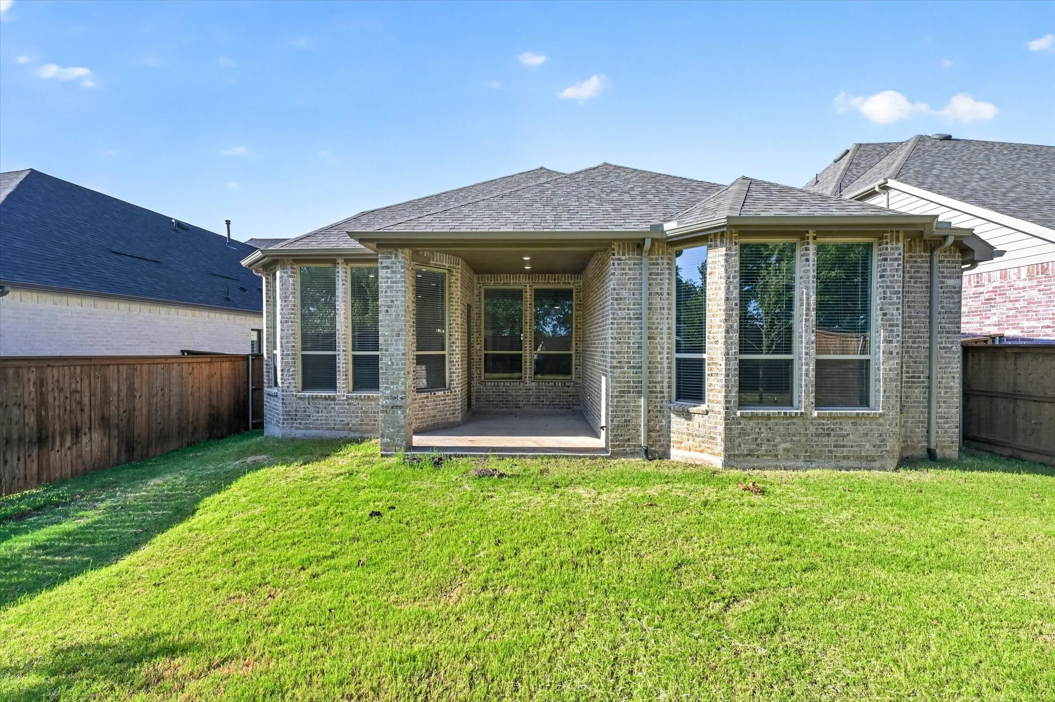 Single Family Residence For Rent in Grayson County , 4317 Sanctuary Drive, Denison, Texas 75020, 3 Bedroom, 3 Bathroom, 2 Garage spaces, 2,146 Sqft, built in 2023, mls#21360521, Real Estate Agent in Denison, Homes For Rent in Grayson county, Homes For Rent in Denison, Realtor in Denison Texas, Real Estate Brokerage Independent Realty Texas, Luminita Cordes Realtor