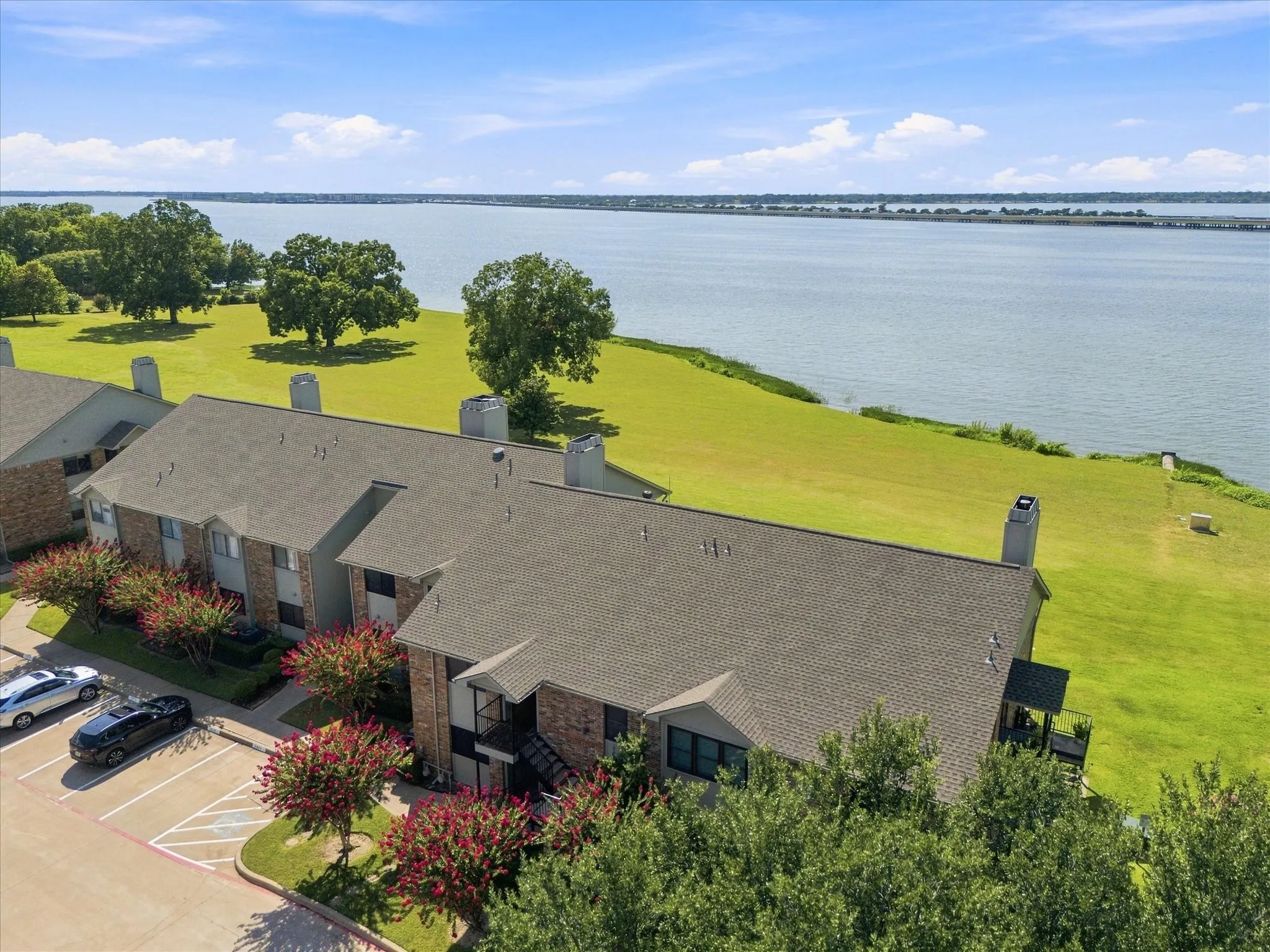 Lakeside living at its best!