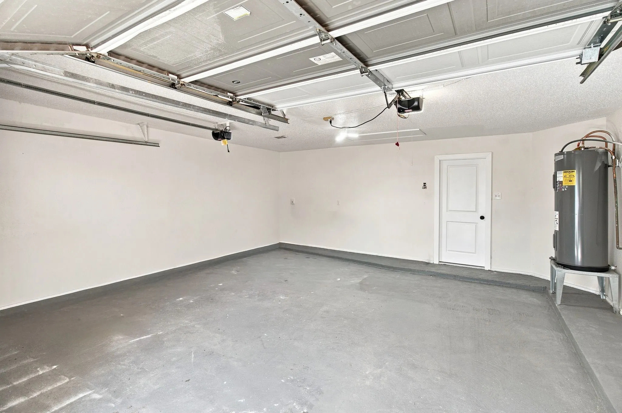 Single Family Residence For Sale in Denton County , 1308 Golden Gate Drive, Carrollton, Texas 75007, 3 Bedroom, 3 Bathroom, 2 Garage spaces, 1,653 Sqft, built in 1986, mls#21352595, Real Estate Agent in Carrollton, Homes For Sale in Denton county, Homes For Sale in Carrollton, Realtor in Carrollton Texas, Real Estate Brokerage Independent Realty Texas, Luminita Cordes Realtor