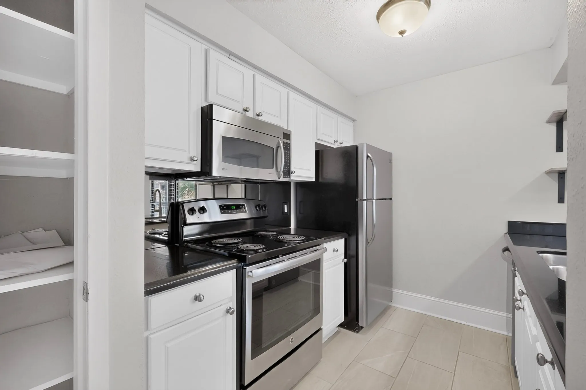 Condominium For Sale in Dallas County , 5916 Sandhurst Lane 234, Dallas, Texas 75206, 2 Bedroom, 2 Bathroom, Garage spaces, 1,050 Sqft, built in 1967, mls#21360524, Real Estate Agent in Dallas, Homes For Sale in Dallas county, Homes For Sale in Dallas, Realtor in Dallas Texas, Real Estate Brokerage Independent Realty Texas, Luminita Cordes Realtor