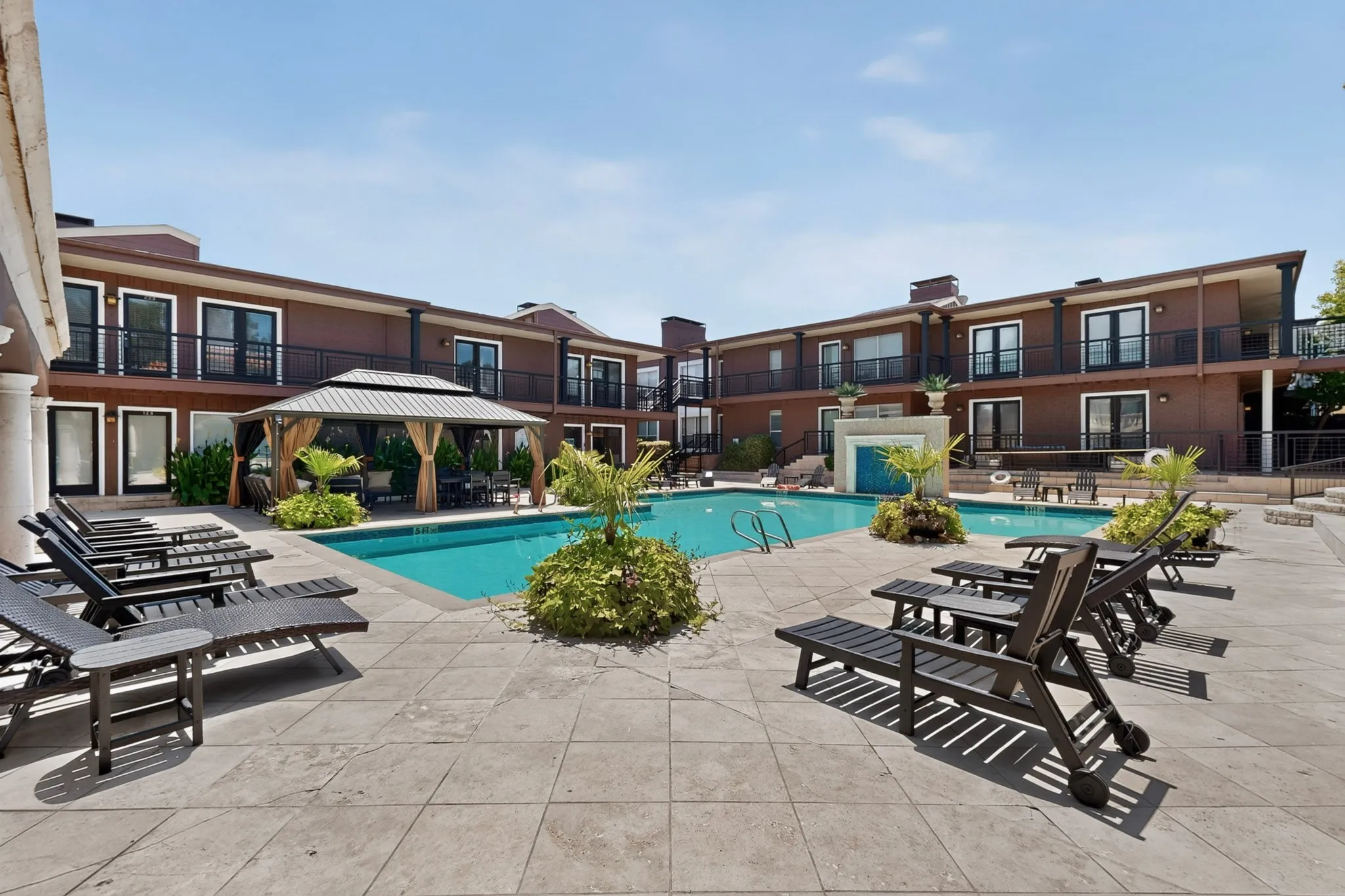 Condominium For Sale in Dallas County , 5916 Sandhurst Lane 234, Dallas, Texas 75206, 2 Bedroom, 2 Bathroom, Garage spaces, 1,050 Sqft, built in 1967, mls#21360524, Real Estate Agent in Dallas, Homes For Sale in Dallas county, Homes For Sale in Dallas, Realtor in Dallas Texas, Real Estate Brokerage Independent Realty Texas, Luminita Cordes Realtor