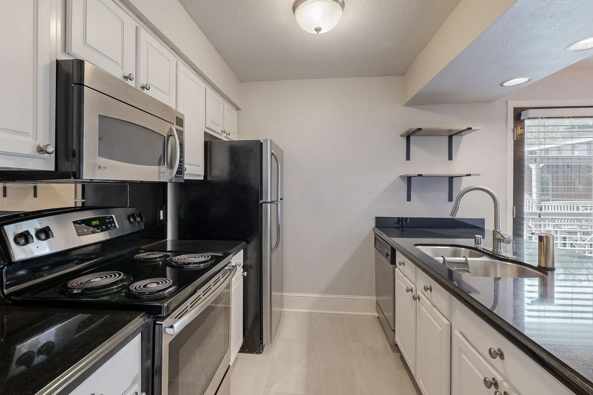 Condominium For Sale in Dallas County , 5916 Sandhurst Lane 234, Dallas, Texas 75206, 2 Bedroom, 2 Bathroom, Garage spaces, 1,050 Sqft, built in 1967, mls#21360524, Real Estate Agent in Dallas, Homes For Sale in Dallas county, Homes For Sale in Dallas, Realtor in Dallas Texas, Real Estate Brokerage Independent Realty Texas, Luminita Cordes Realtor