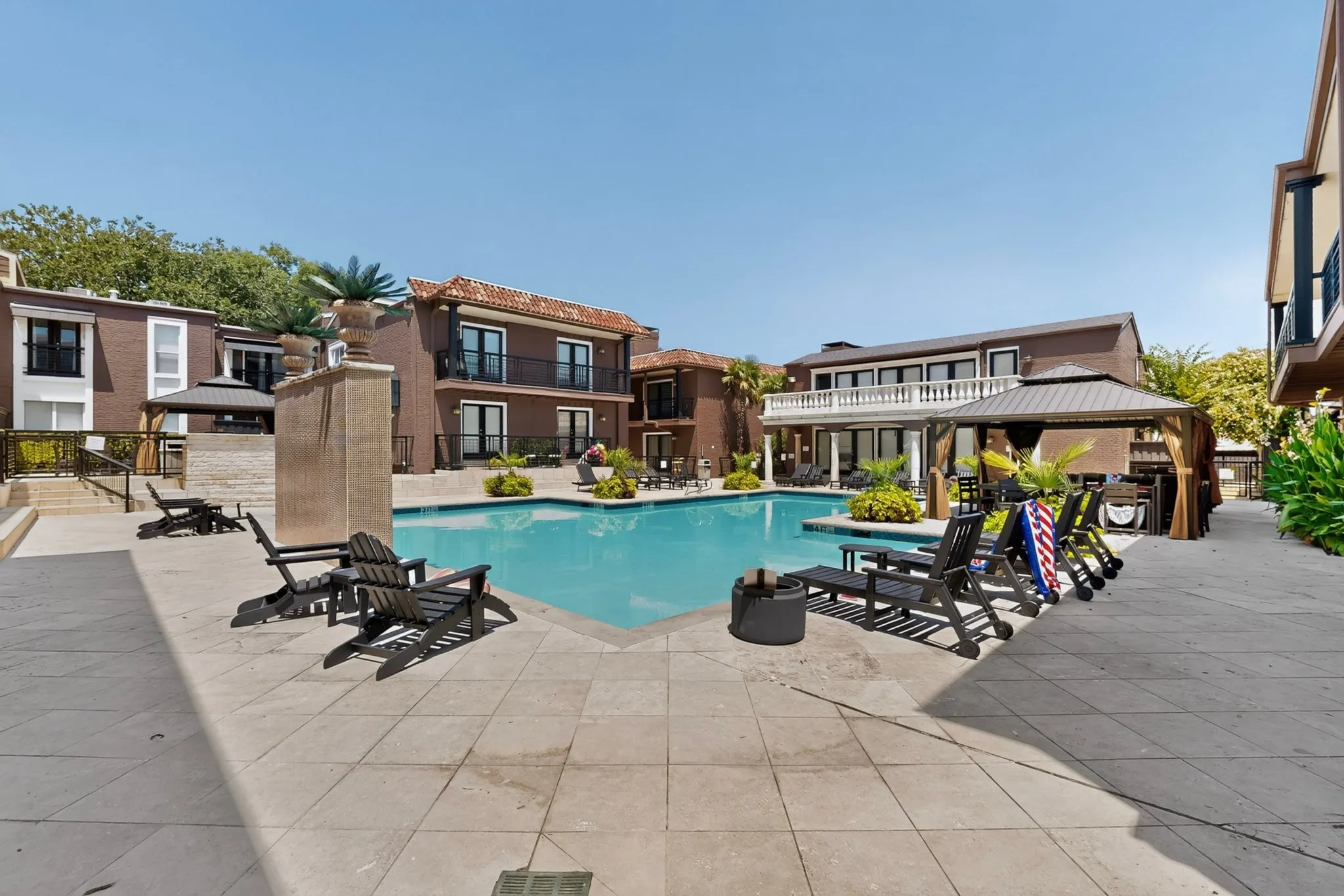 Condominium For Sale in Dallas County , 5916 Sandhurst Lane 234, Dallas, Texas 75206, 2 Bedroom, 2 Bathroom, Garage spaces, 1,050 Sqft, built in 1967, mls#21360524, Real Estate Agent in Dallas, Homes For Sale in Dallas county, Homes For Sale in Dallas, Realtor in Dallas Texas, Real Estate Brokerage Independent Realty Texas, Luminita Cordes Realtor